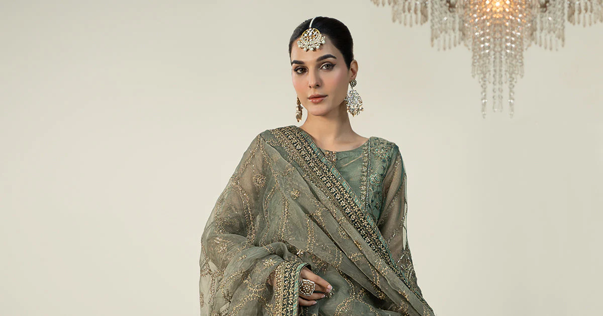 3 Piece Embroidered Zari Net Suit - Image 7