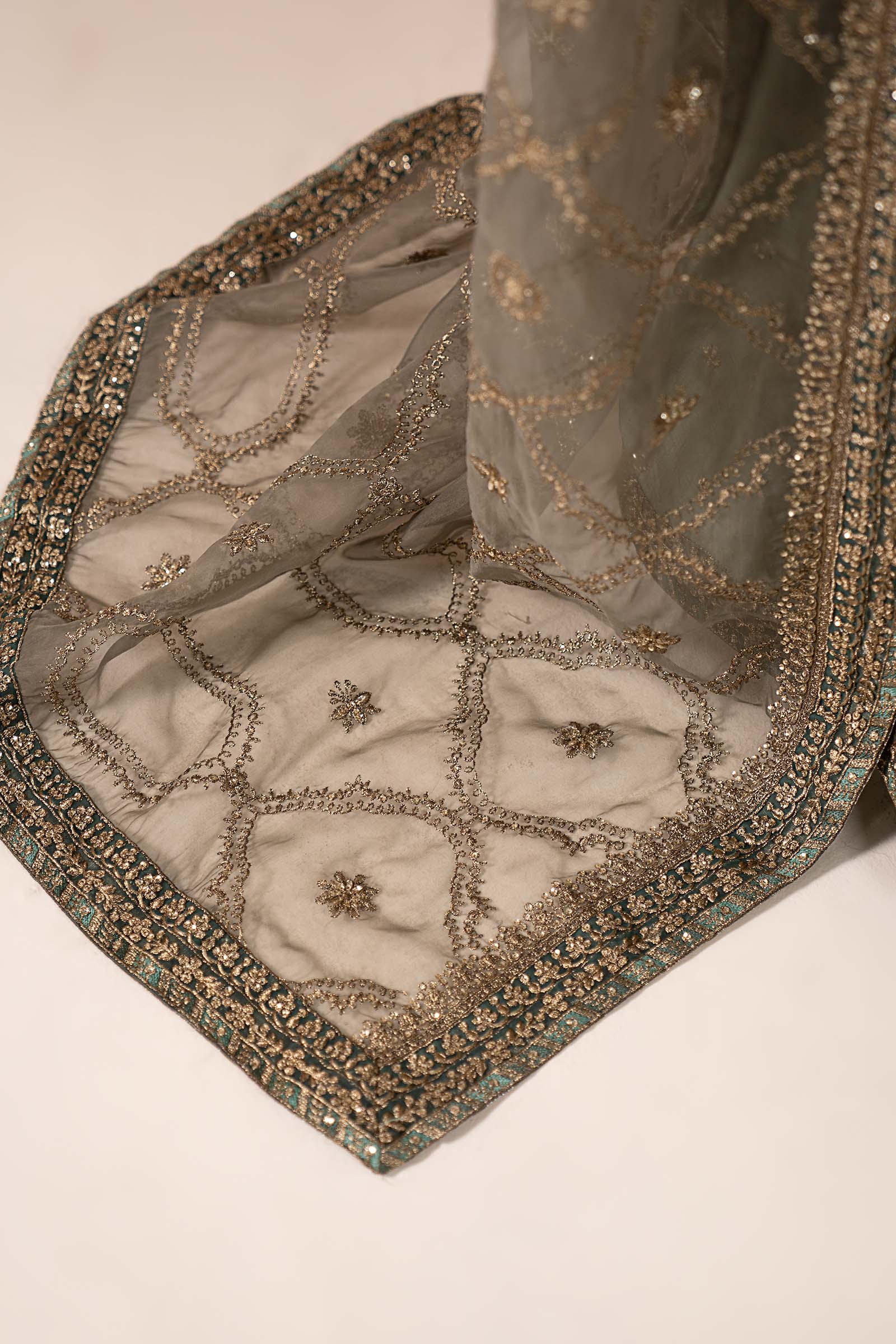 3 Piece Embroidered Zari Net Suit - Image 7