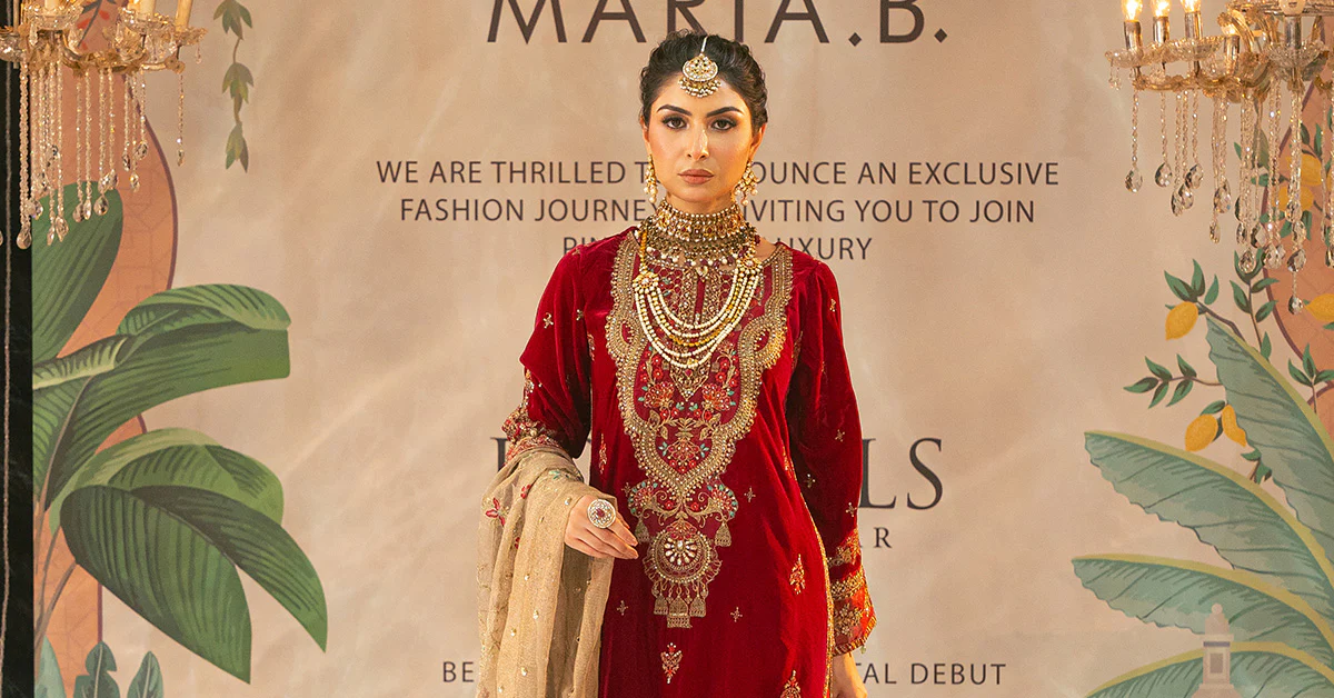 3 Piece Embroidered Velvet Suit - Image 14