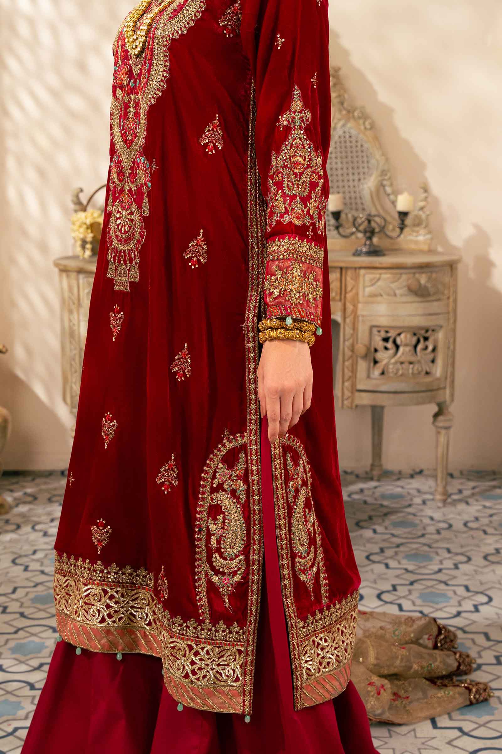 3 Piece Embroidered Velvet Suit - Image 4