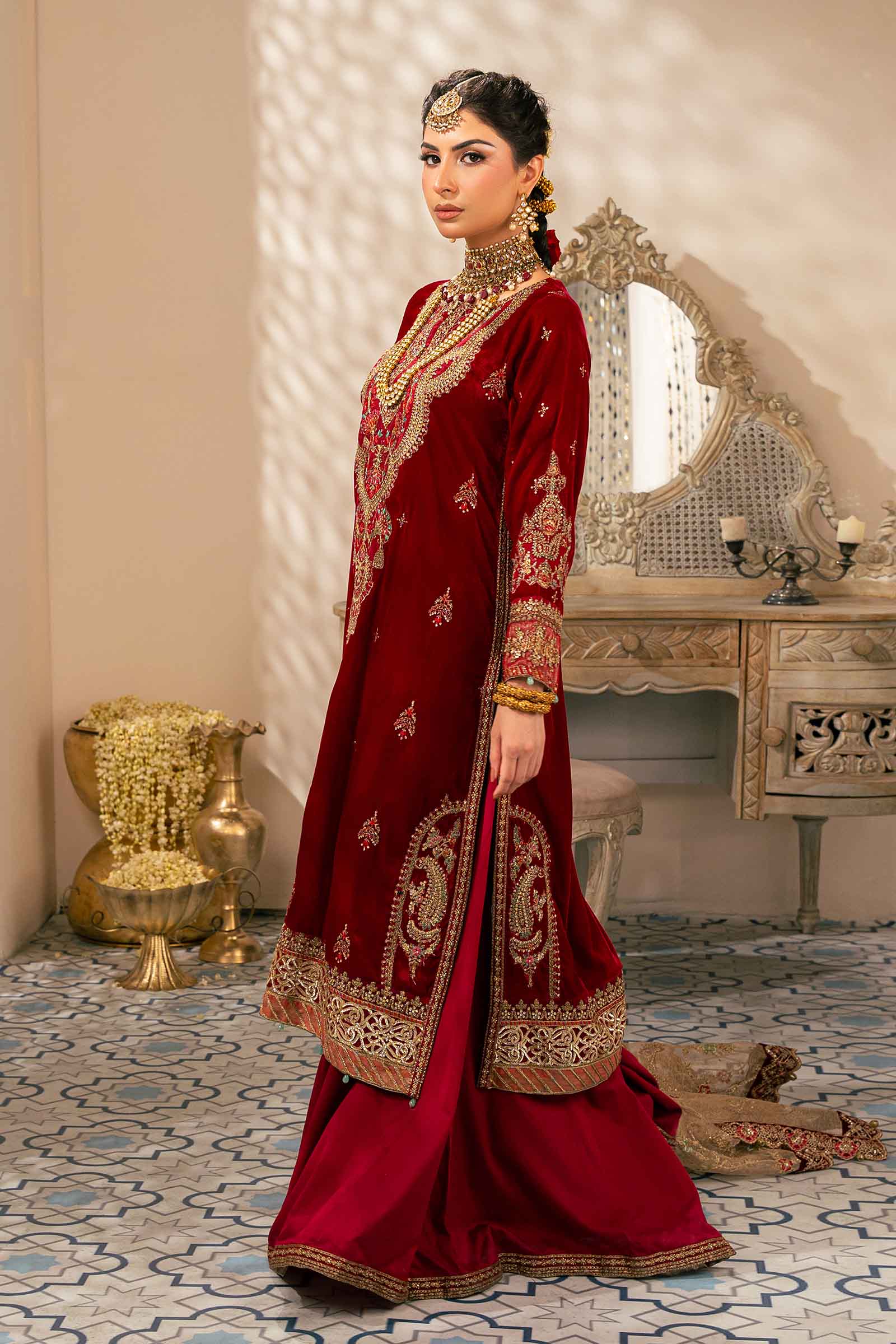 3 Piece Embroidered Velvet Suit - Image 7