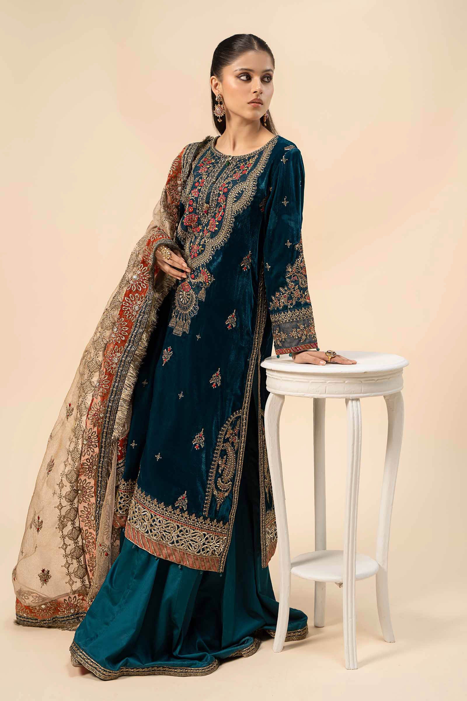 3 Piece Embroidered Velvet Suit - Image 3