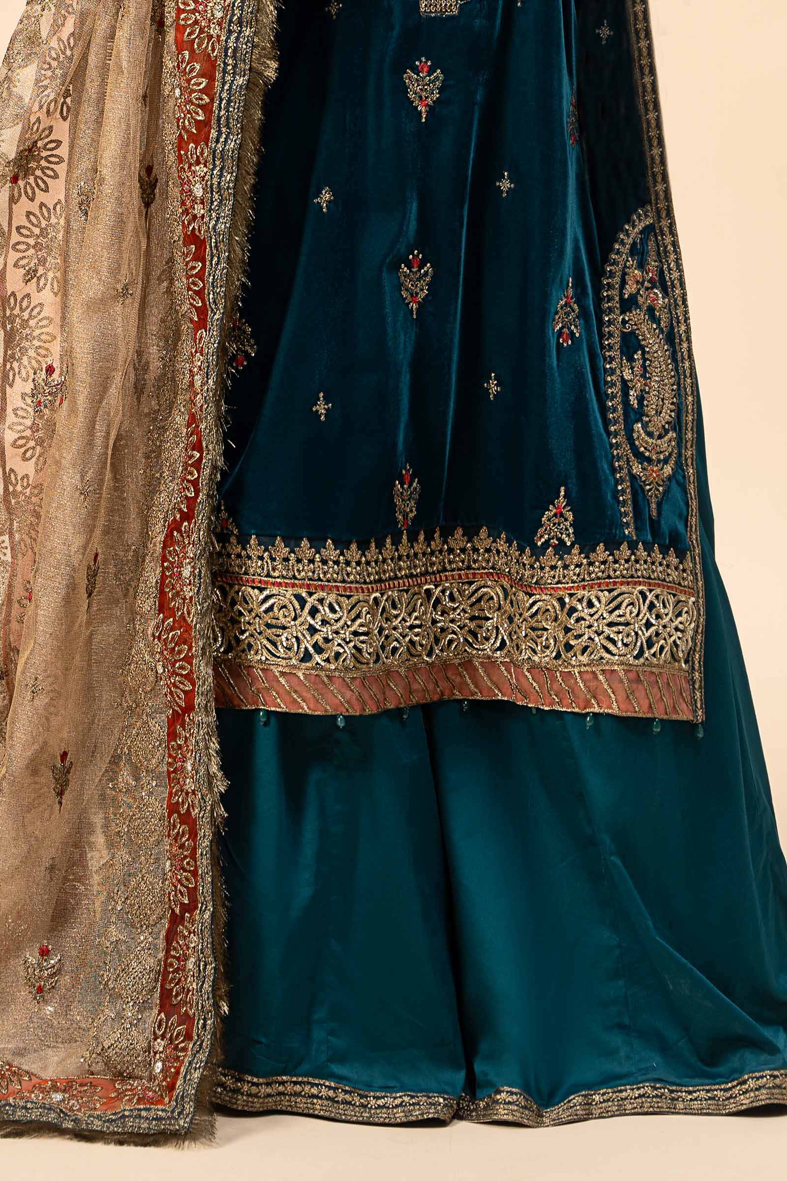3 Piece Embroidered Velvet Suit - Image 4