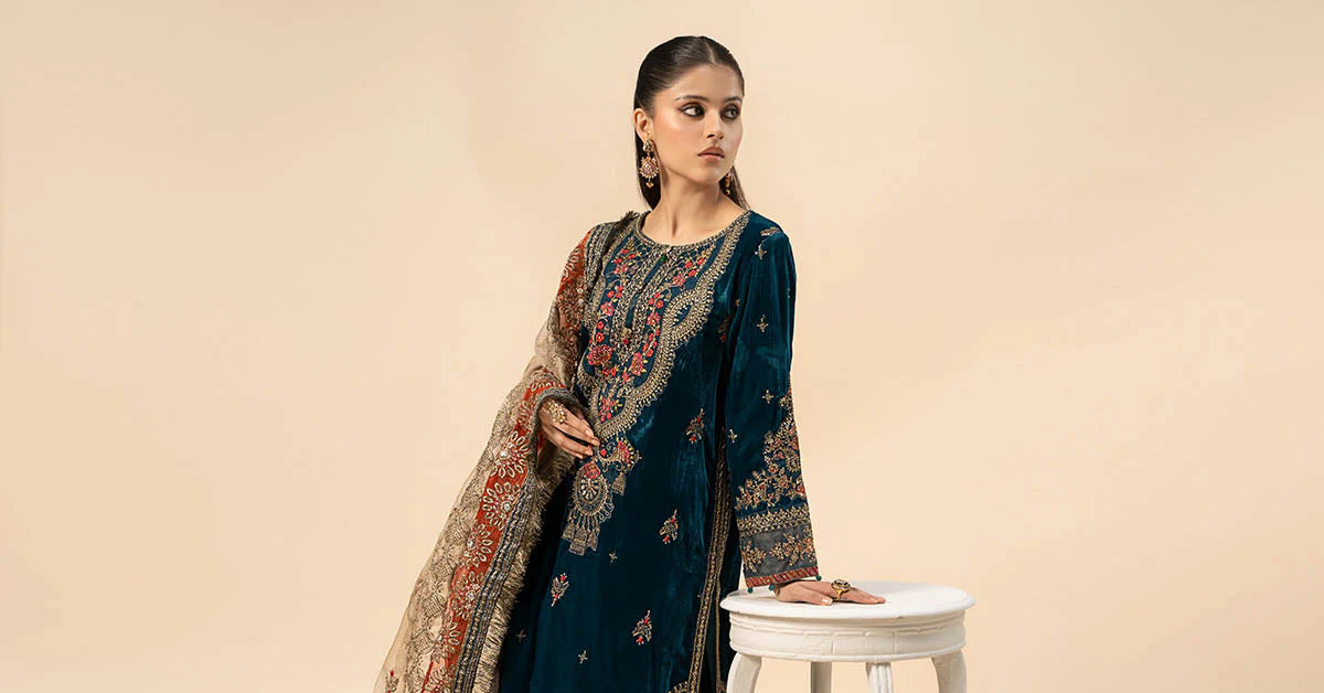 3 Piece Embroidered Velvet Suit - Image 7