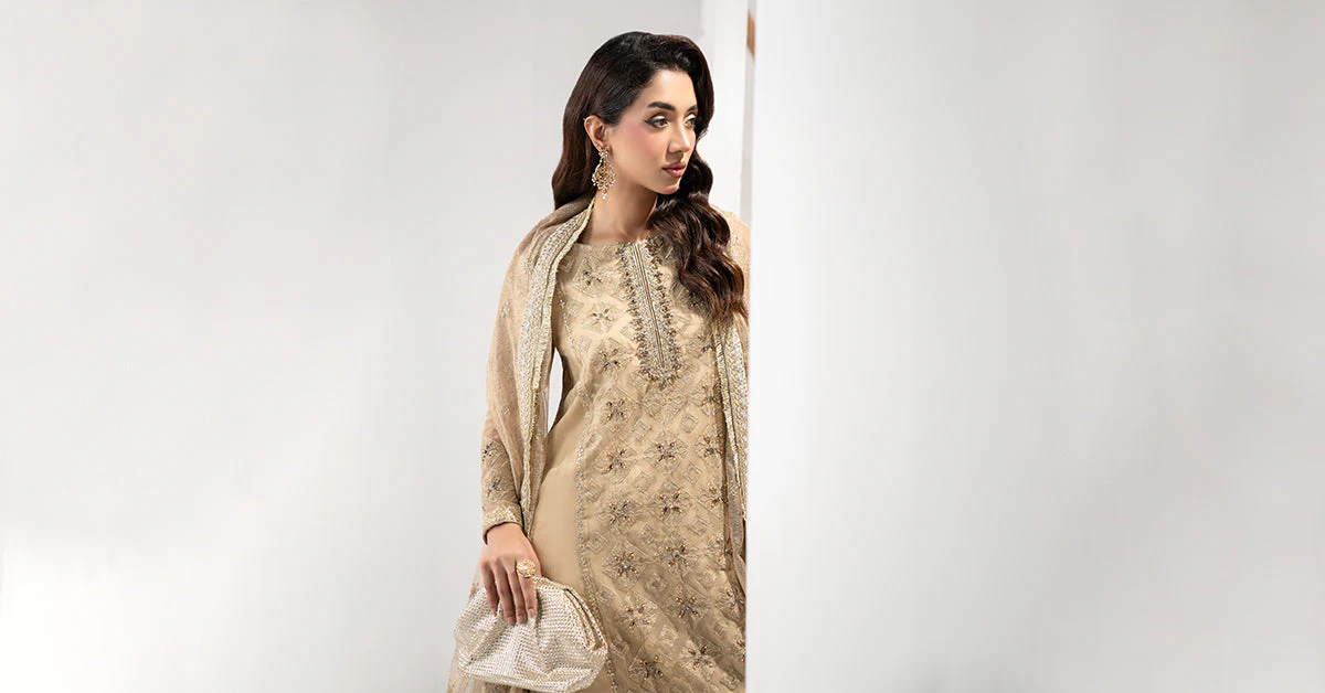3 Piece Embroidered Organza Suit - Image 8