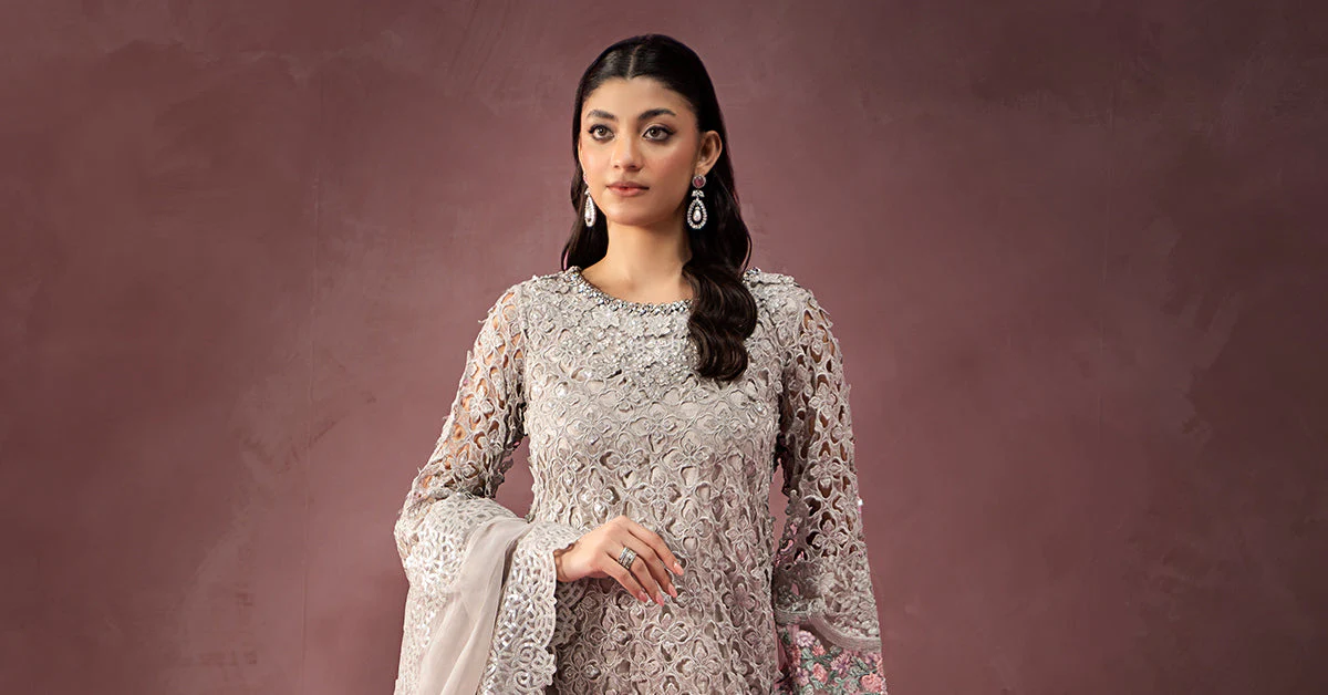 3 Piece Embroidered Organza Suit - Image 7