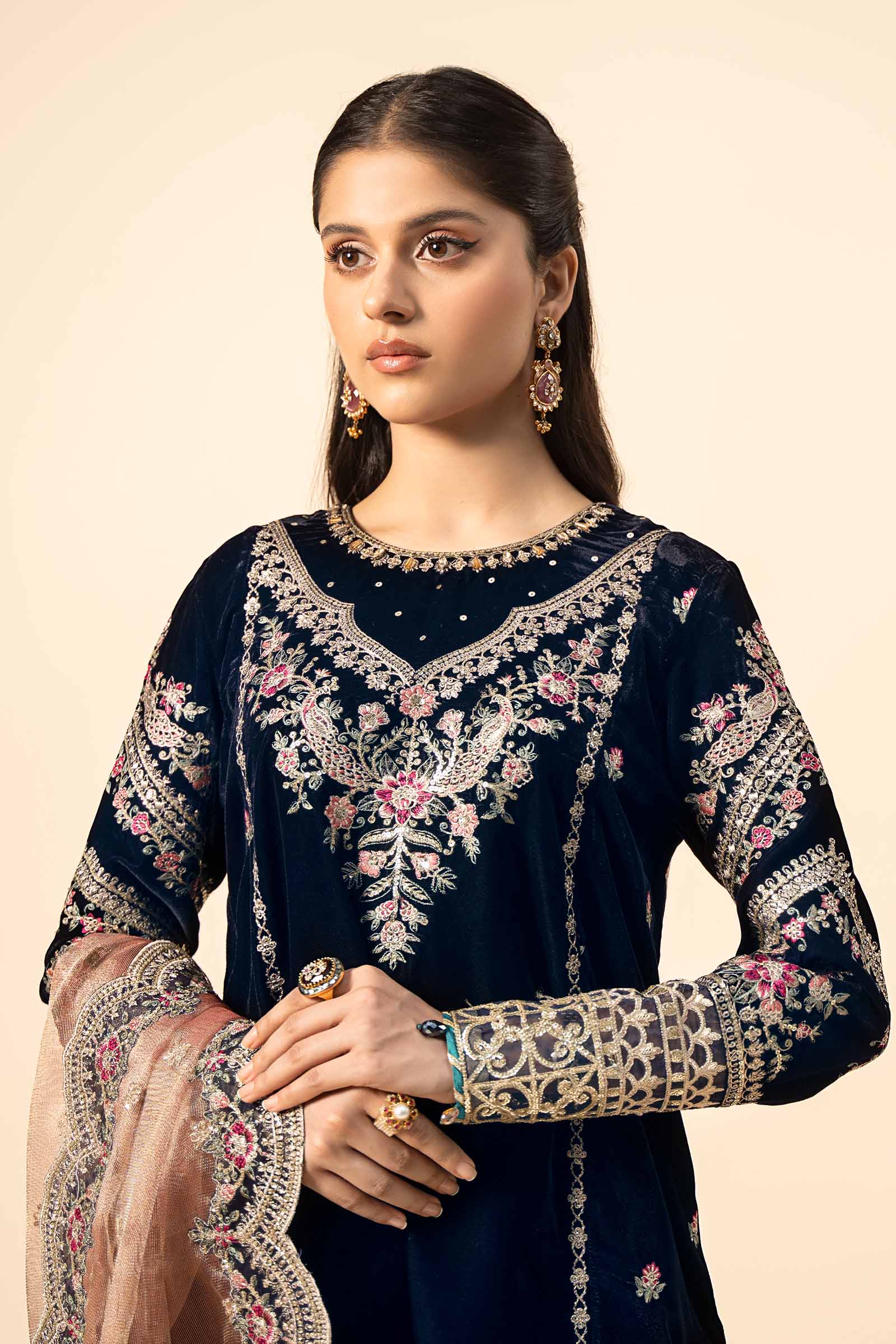 3 Piece Embroidered Velvet Suit - Image 2
