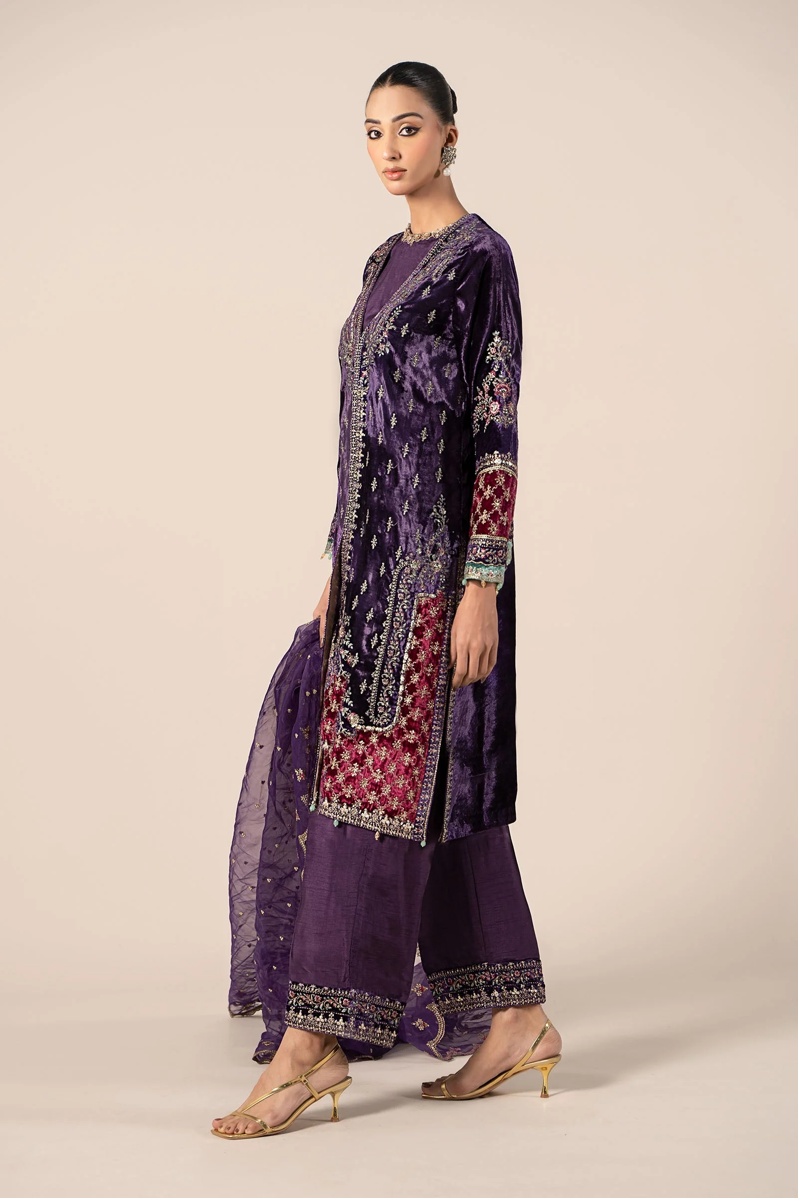 3 Piece Embroidered Velvet Suit - Image 6