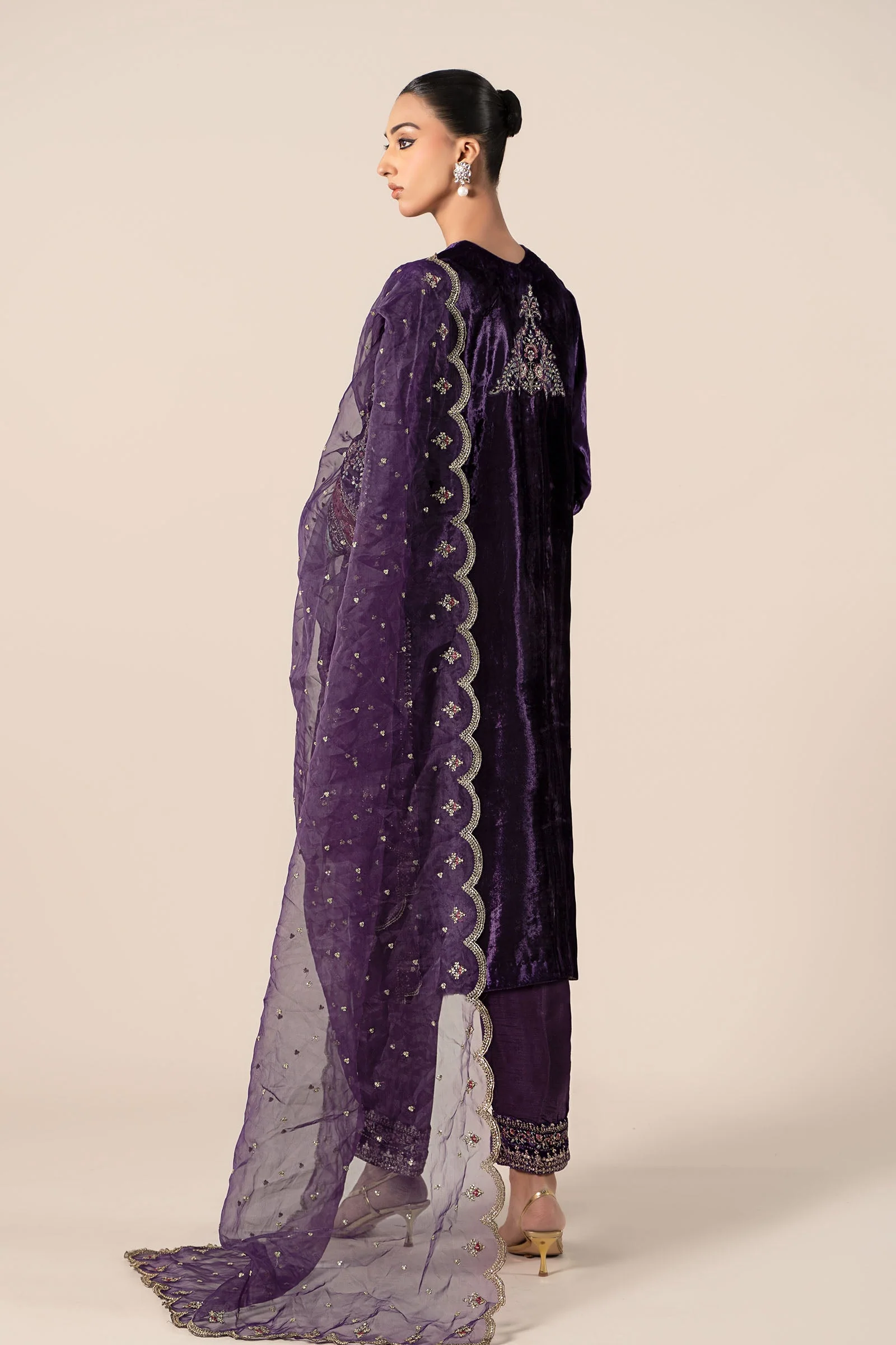 3 Piece Embroidered Velvet Suit - Image 7