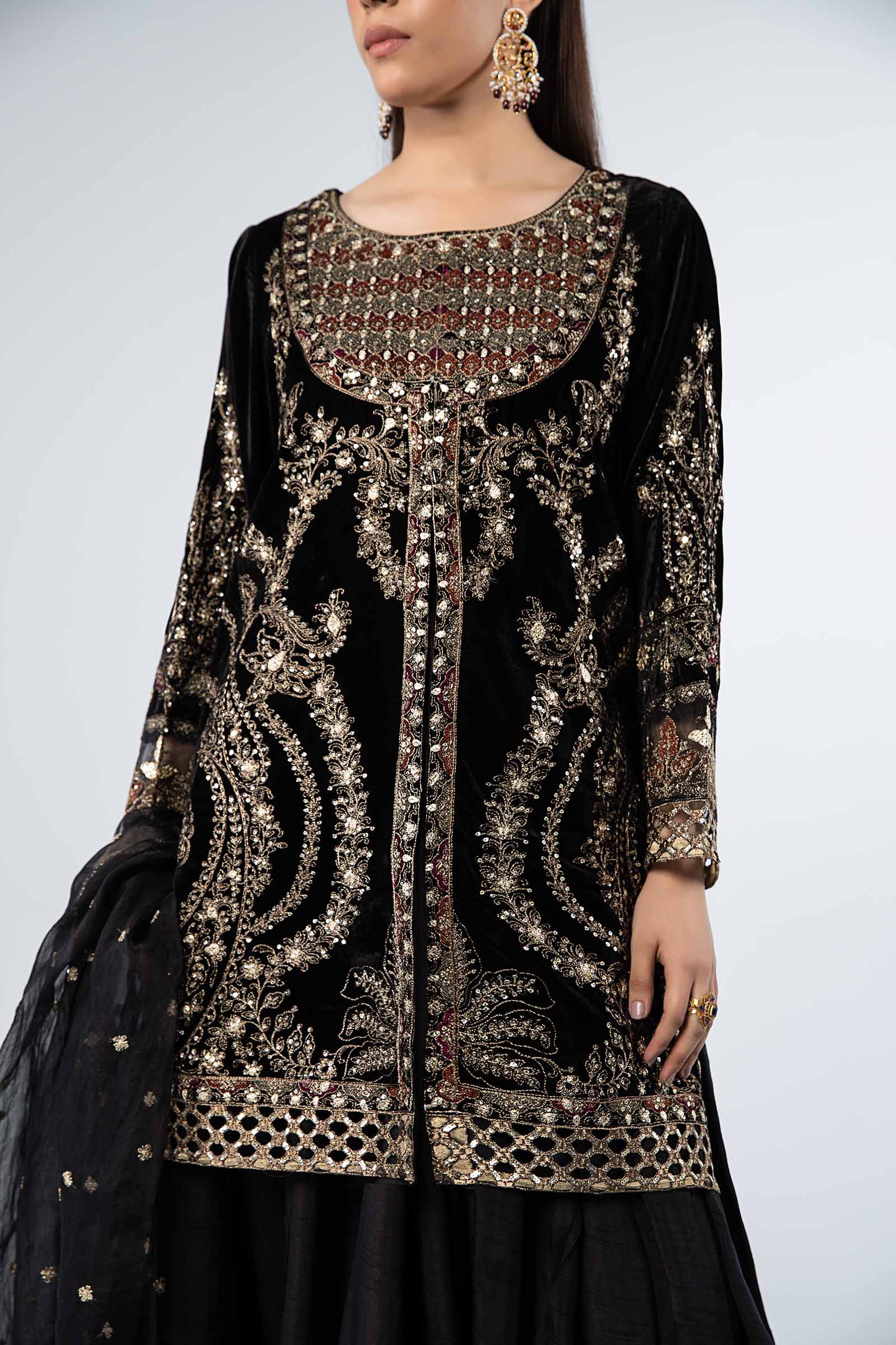 3 Piece Embroidered Velvet Suit - Image 3