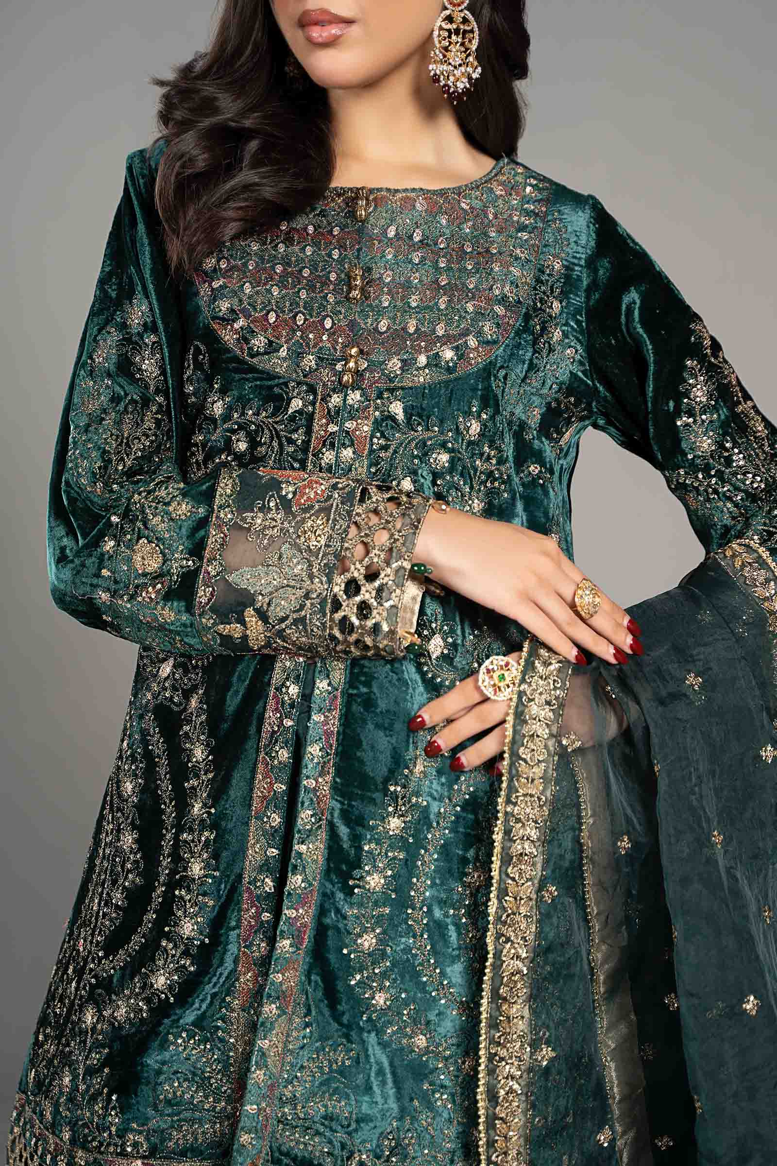 3 Piece Embroidered Velvet Suit - Image 3