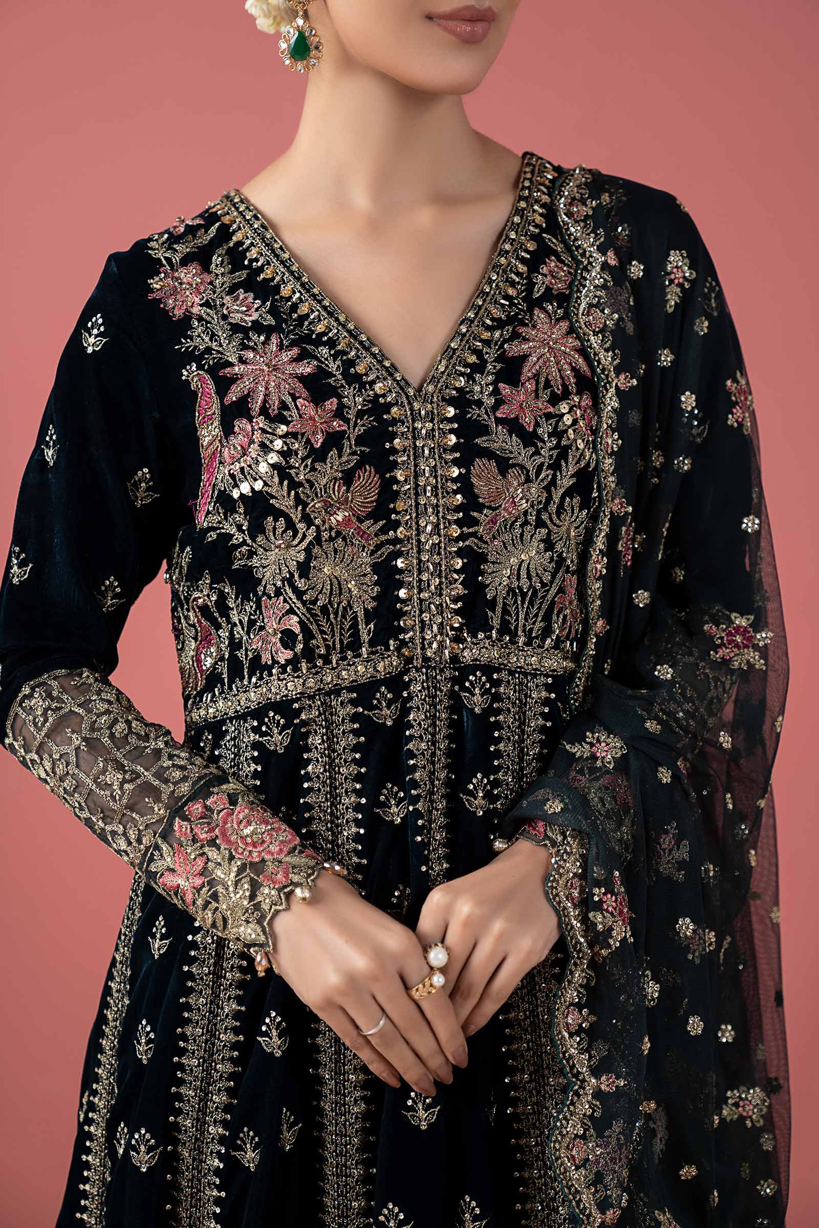 3 Piece Embroidered Velvet Suit - Image 4