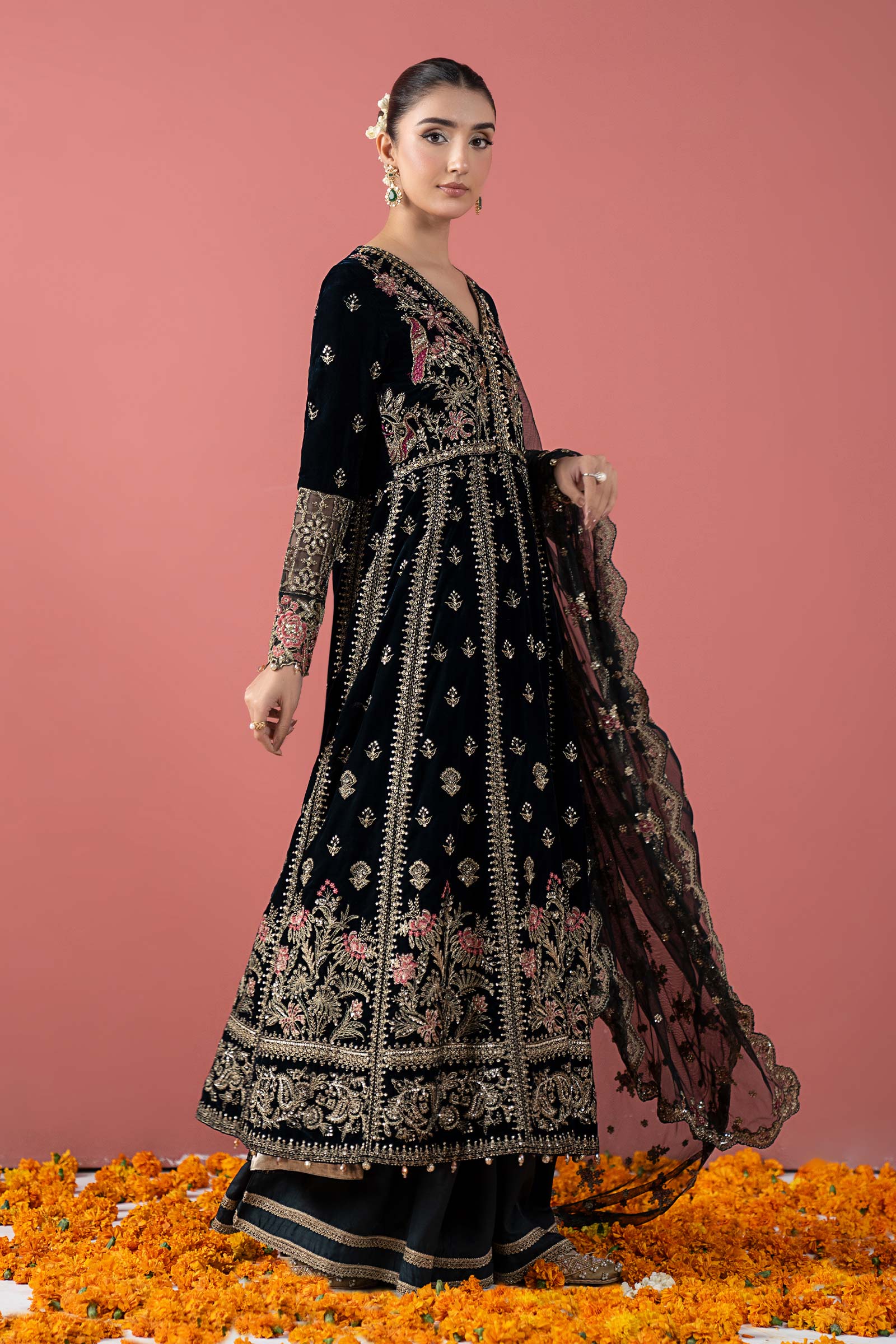3 Piece Embroidered Velvet Suit - Image 7