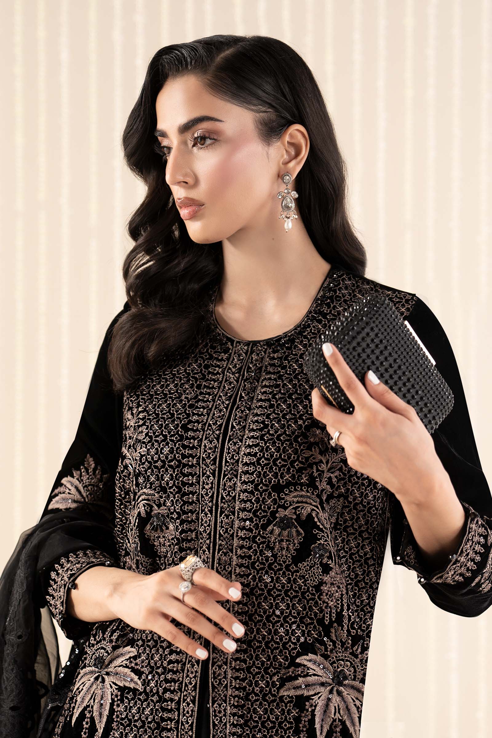 3 Piece Embroidered Velvet Suit - Image 3
