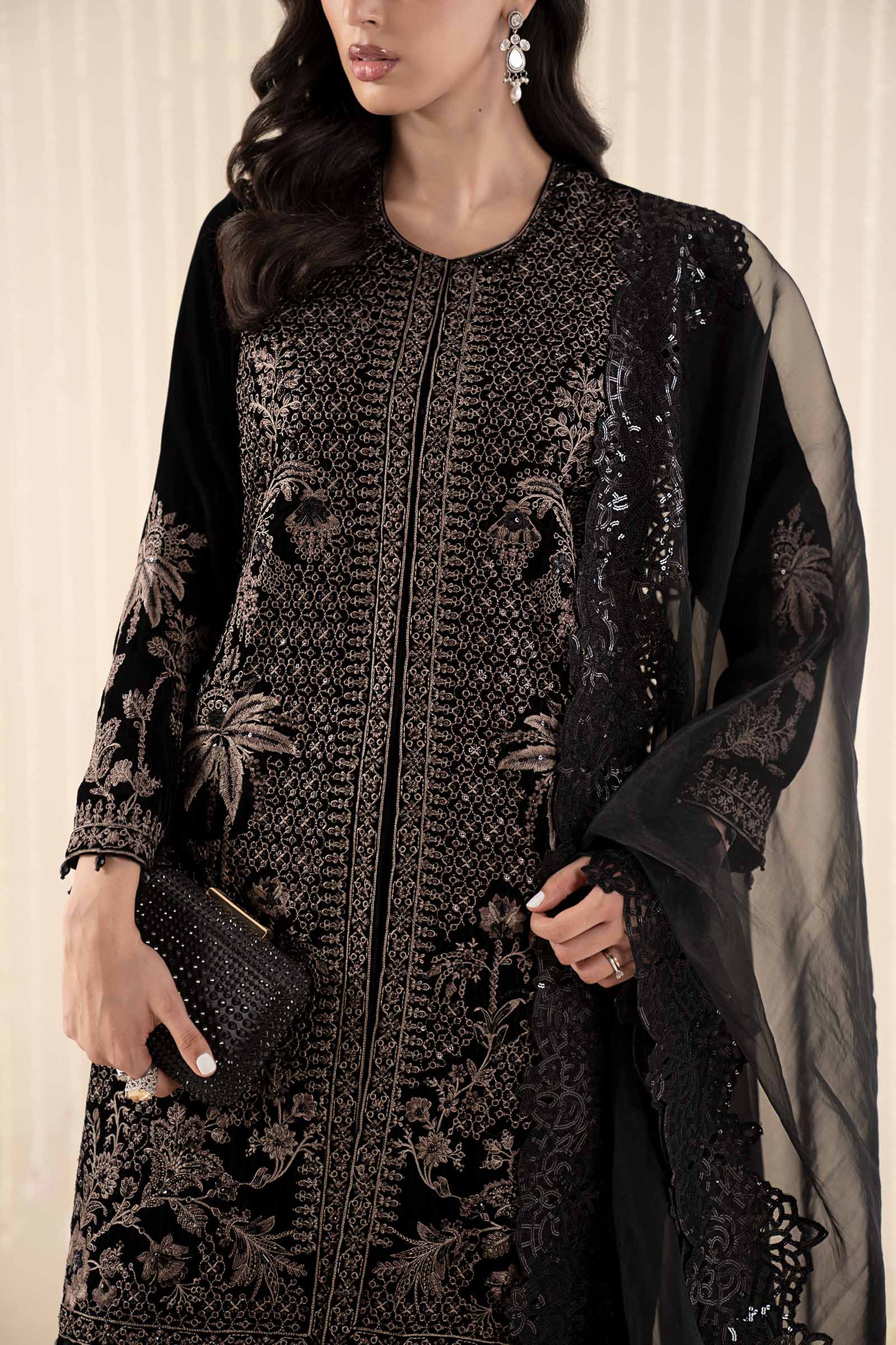 3 Piece Embroidered Velvet Suit - Image 4