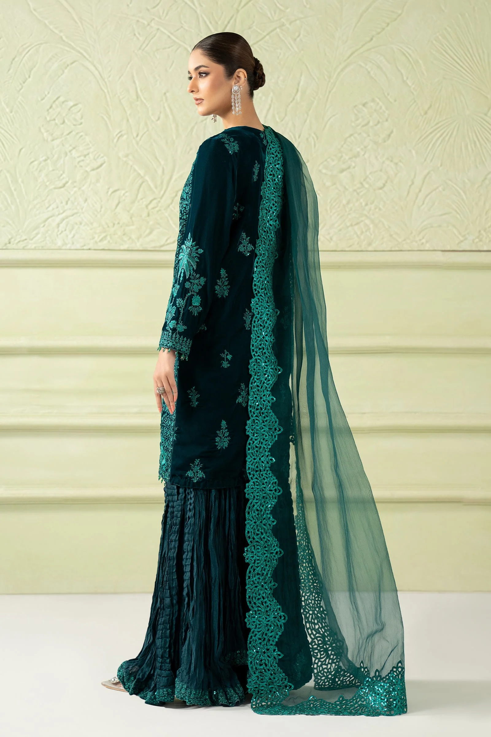 3 Piece Embroidered Velvet Suit - Image 8