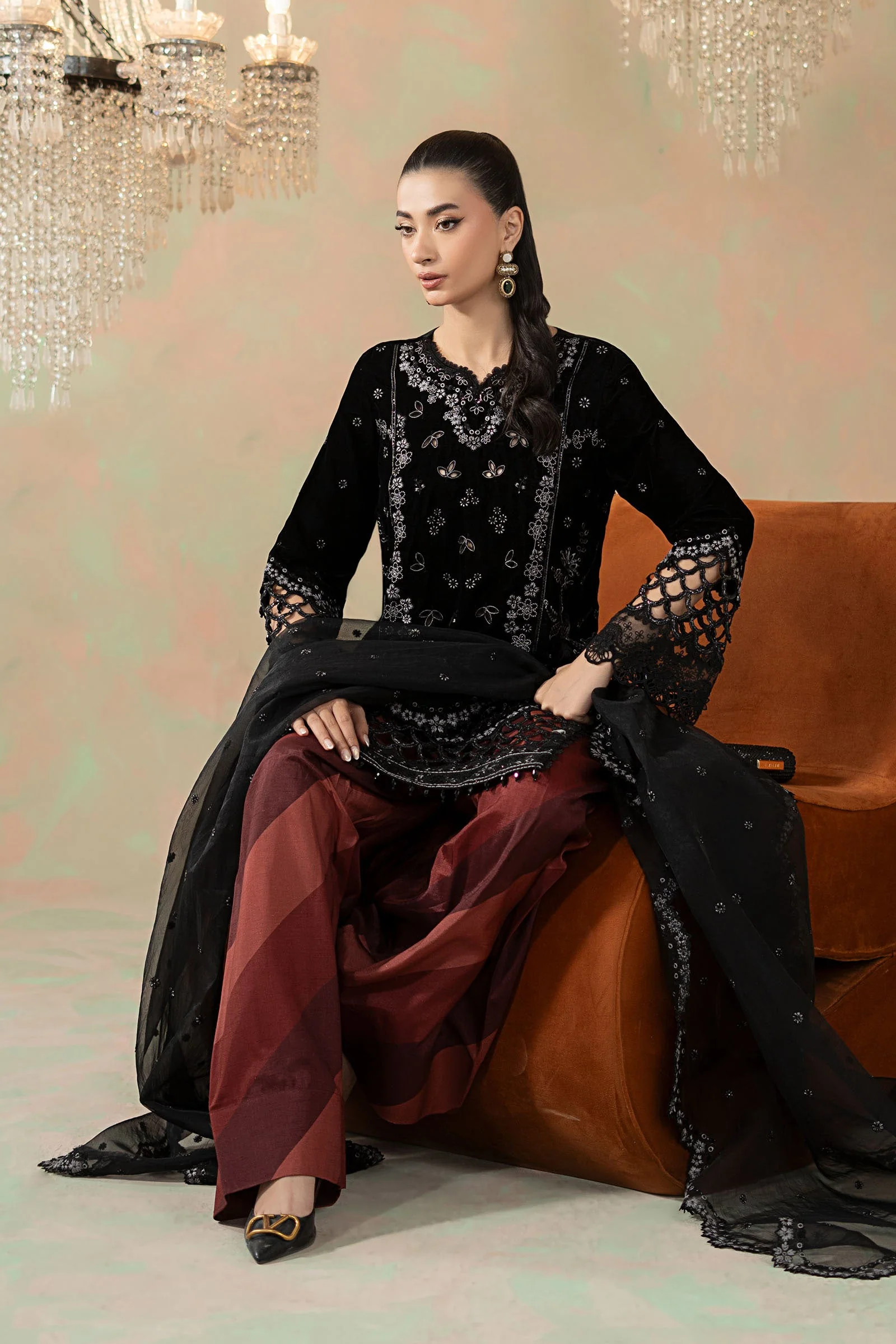 3 Piece Embroidered Velvet Suit - Image 3