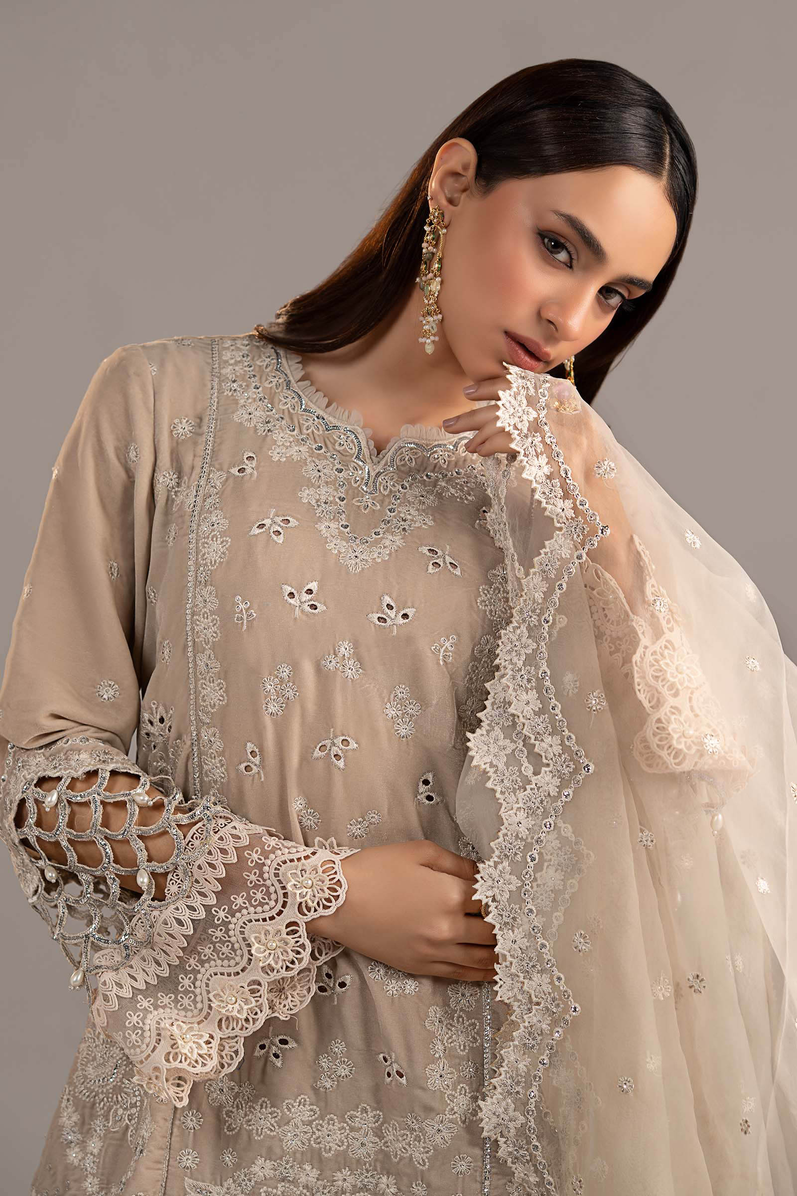 3 Piece Embroidered Velvet Suit - Image 2