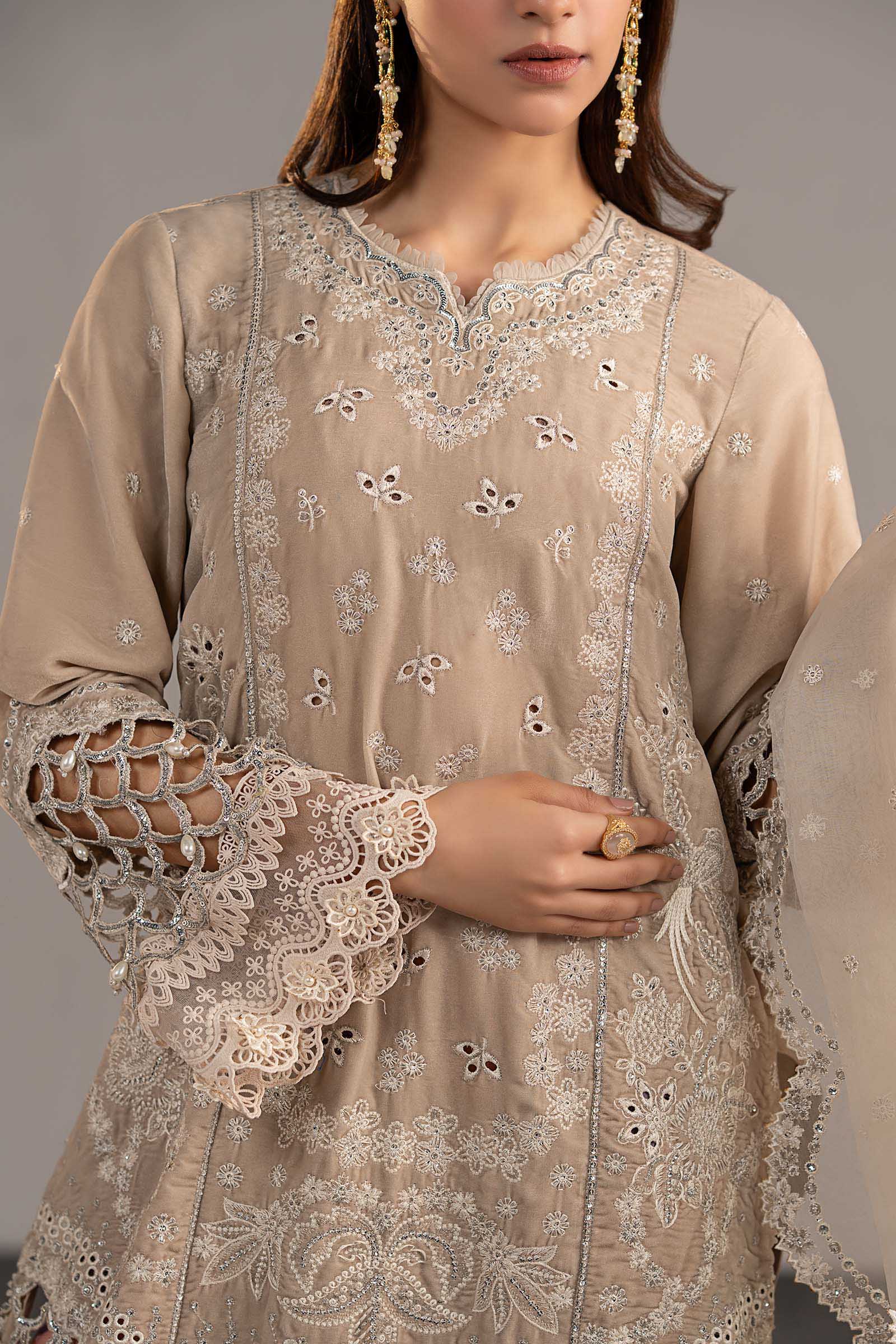3 Piece Embroidered Velvet Suit - Image 3