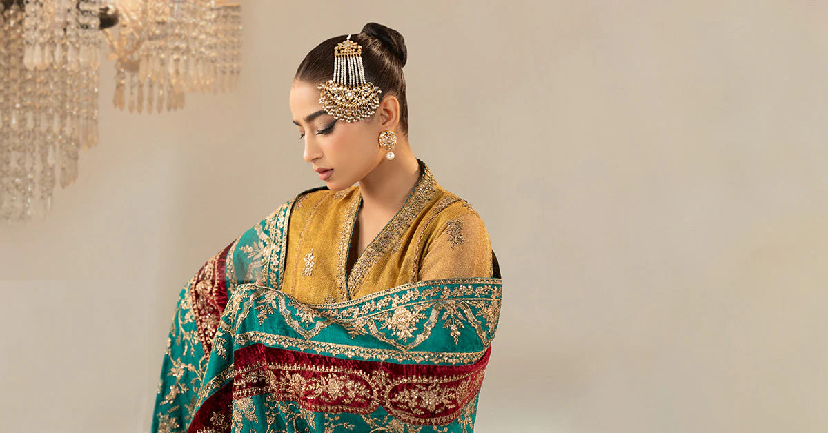 3 Piece Embroidered Zari Net Suit - Image 11