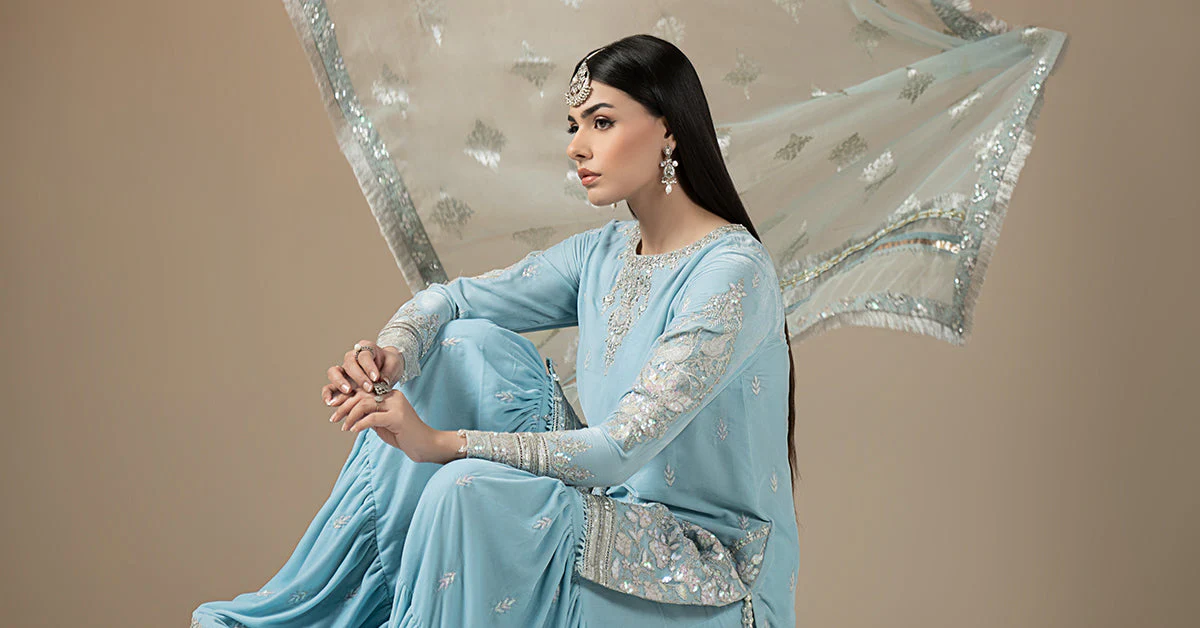 3 Piece Embroidered Velvet Suit - Image 10