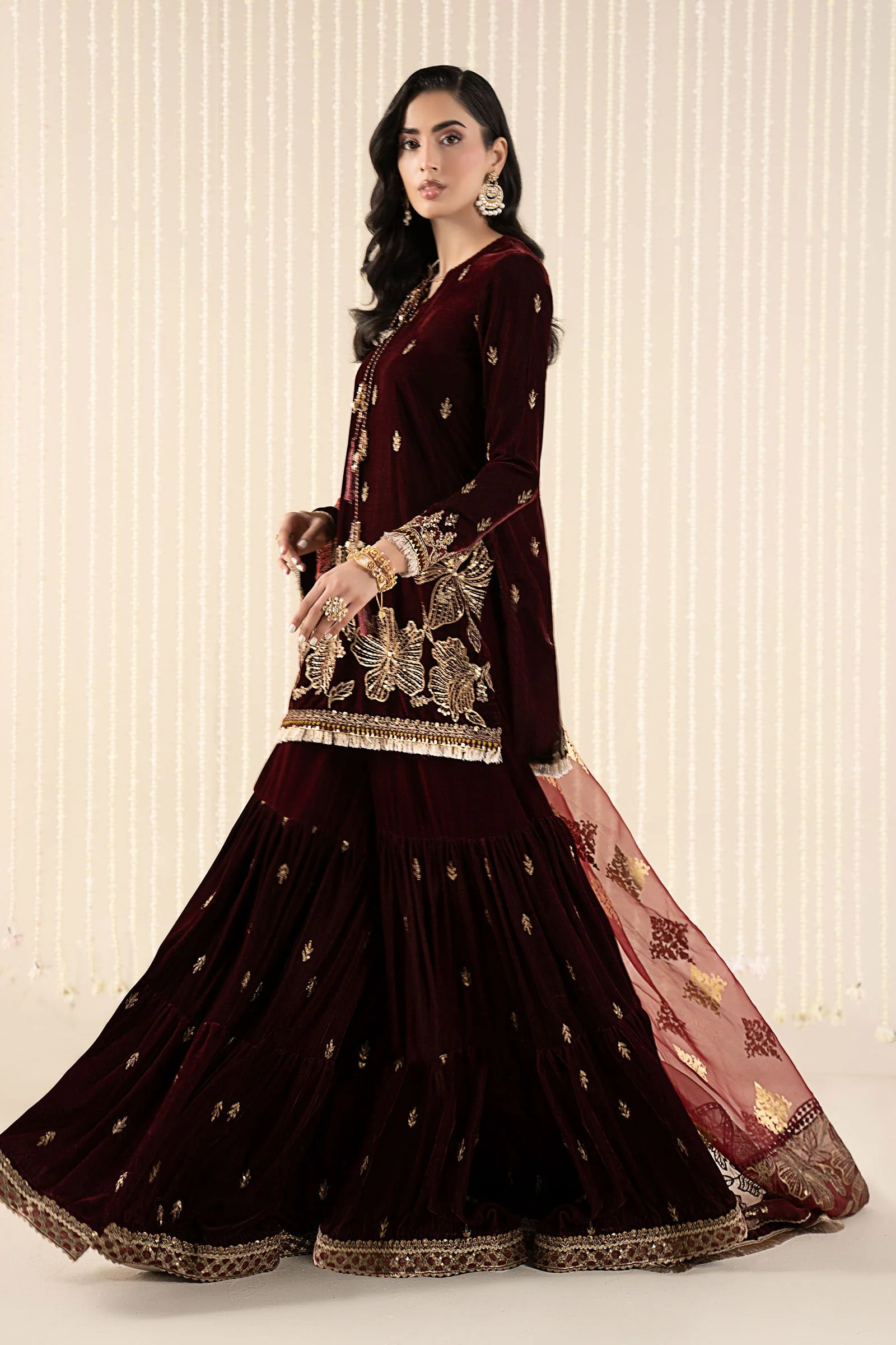 3 Piece Embroidered Velvet Suit - Image 9