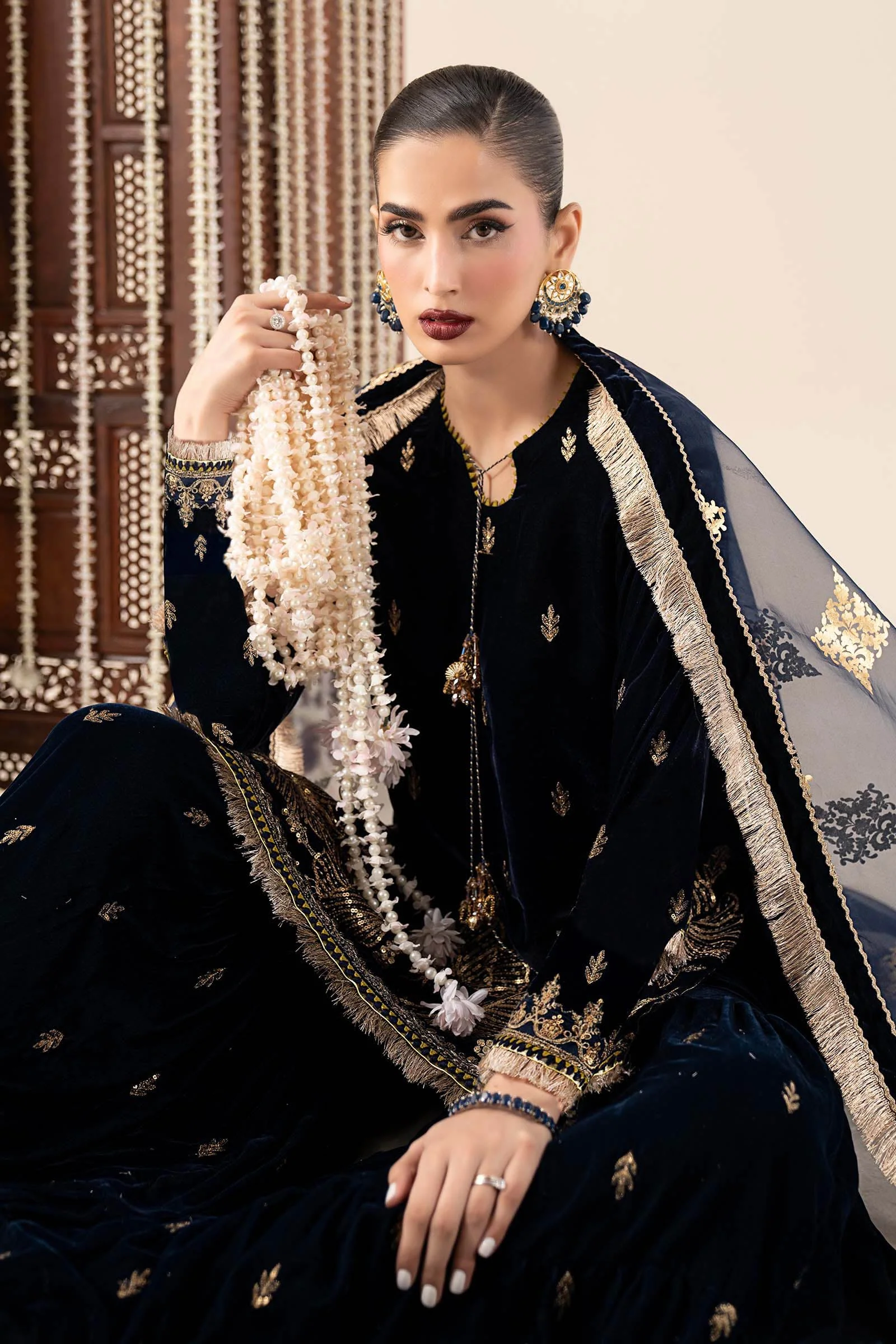 3 Piece Embroidered Velvet Suit - Image 4