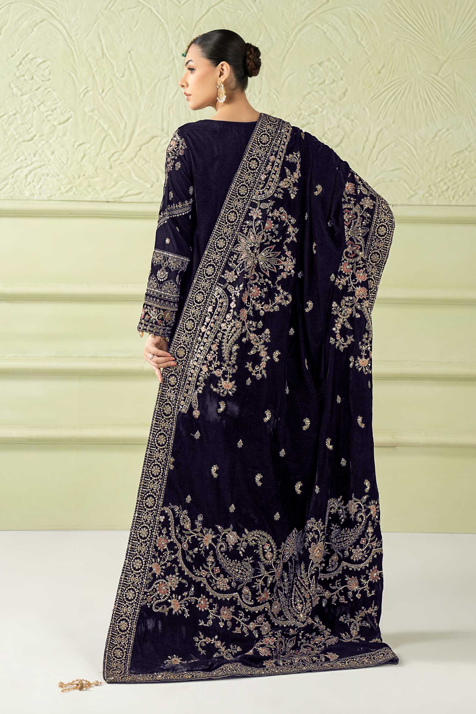 3 Piece Embroidered Velvet Suit - Image 8