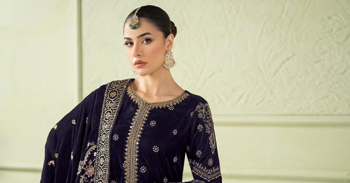 3 Piece Embroidered Velvet Suit - Image 9