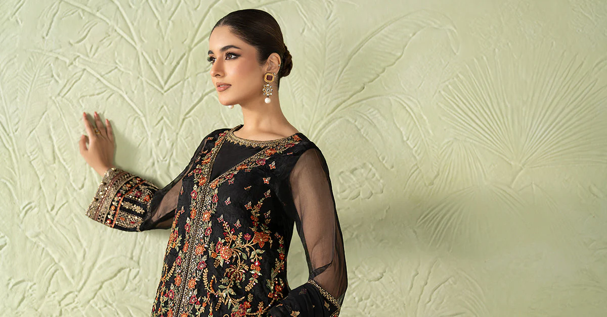 3 Piece Embroidered Organza Suit - Image 11