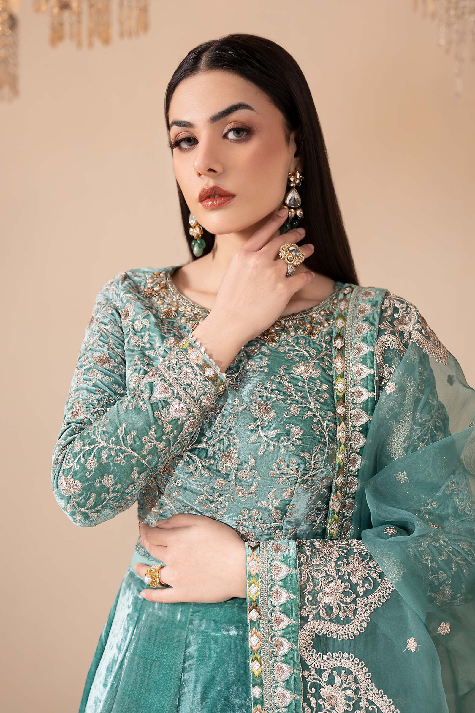 3 Piece Embroidered Velvet Suit - Image 2