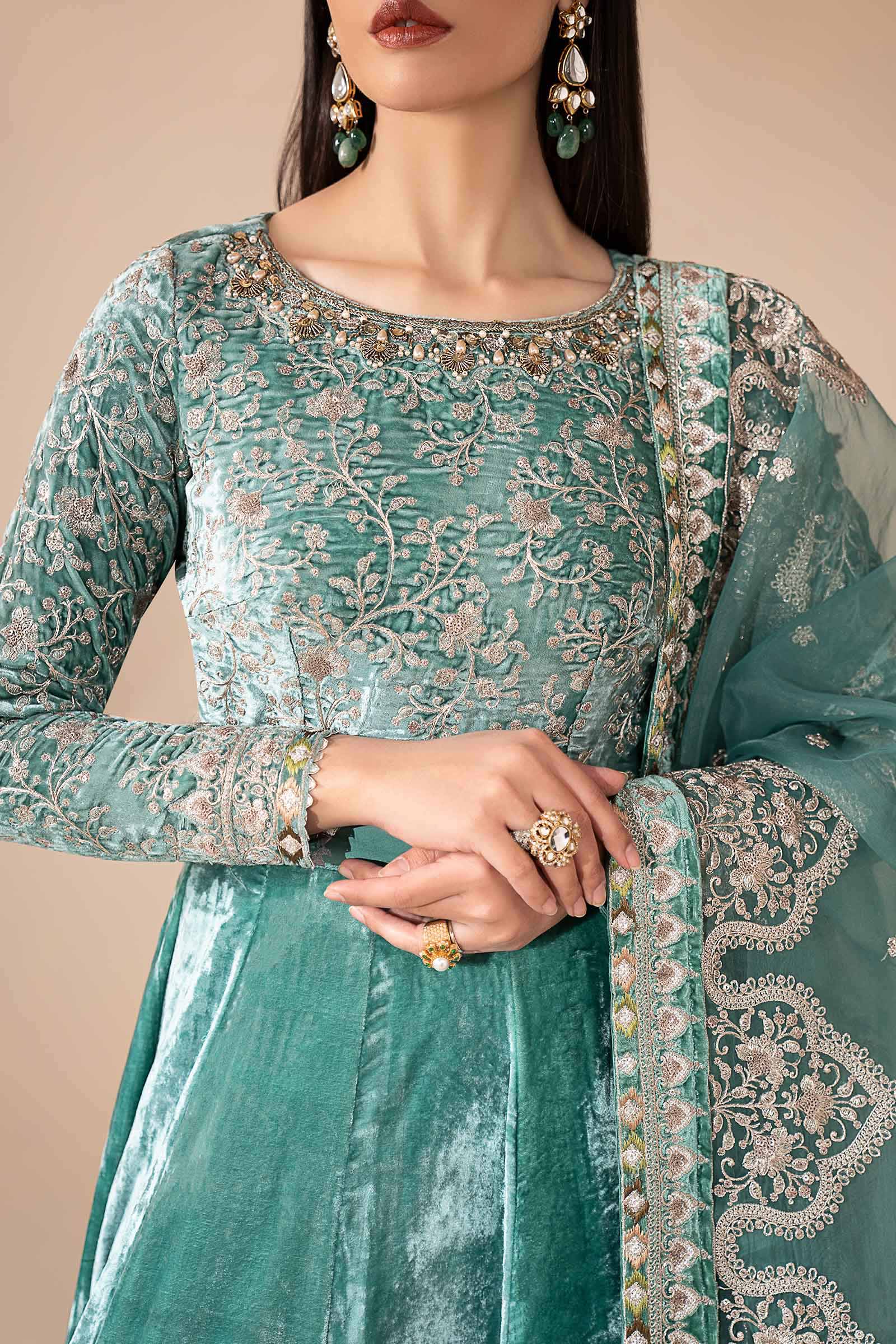 3 Piece Embroidered Velvet Suit - Image 4