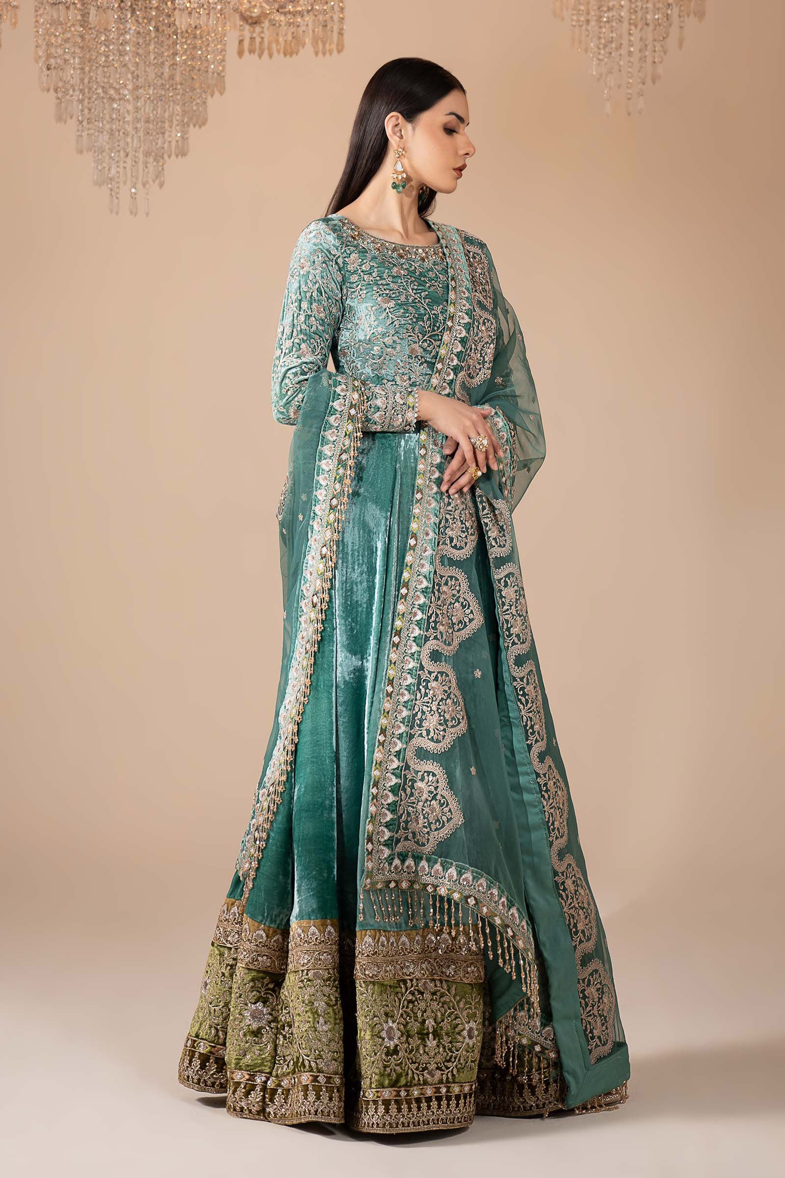 3 Piece Embroidered Velvet Suit - Image 7
