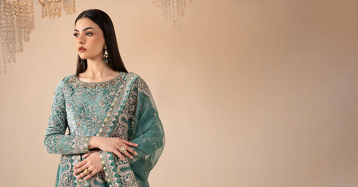 3 Piece Embroidered Velvet Suit - Image 9