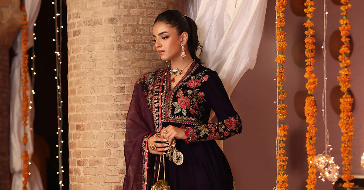 3 Piece Embroidered Velvet Suit - Image 4