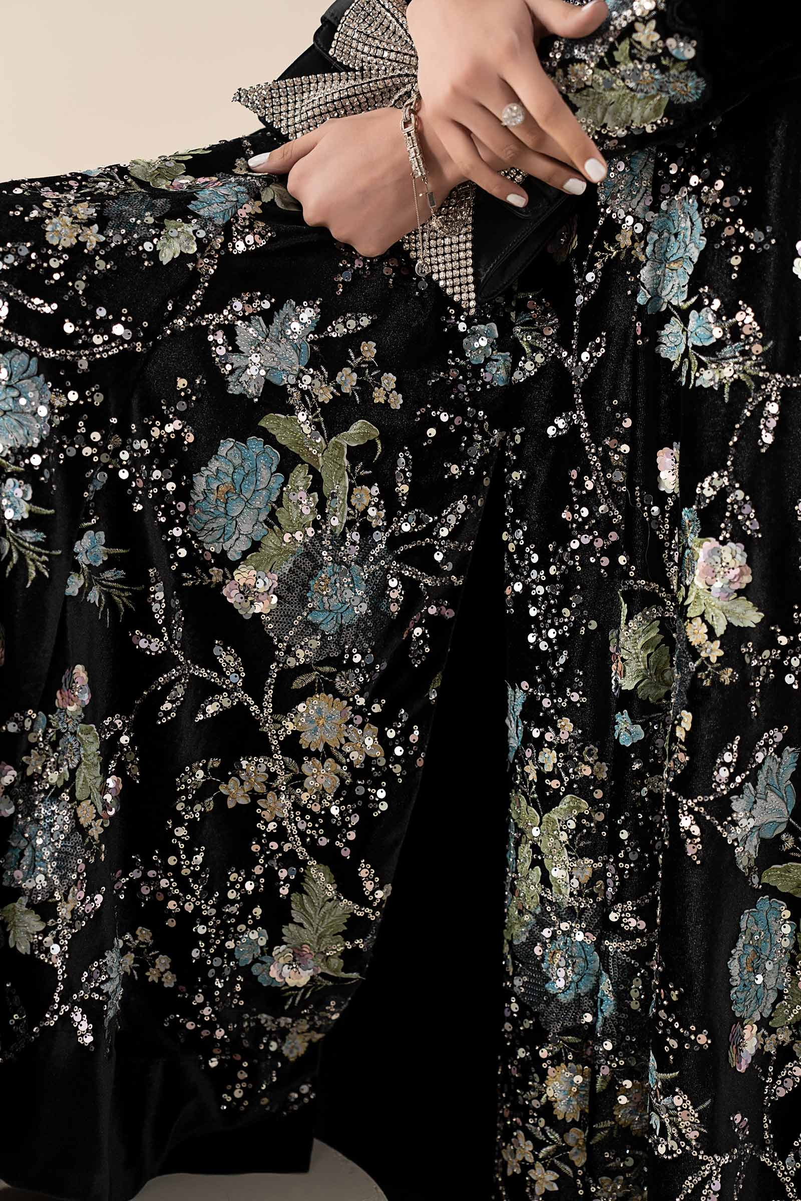3 Piece Embroidered Velvet Suit - Image 5
