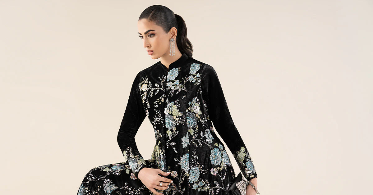 3 Piece Embroidered Velvet Suit - Image 7