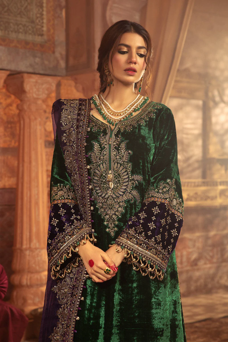 Unstitched Velvet VEL-20-108-Emerald Green - Image 4
