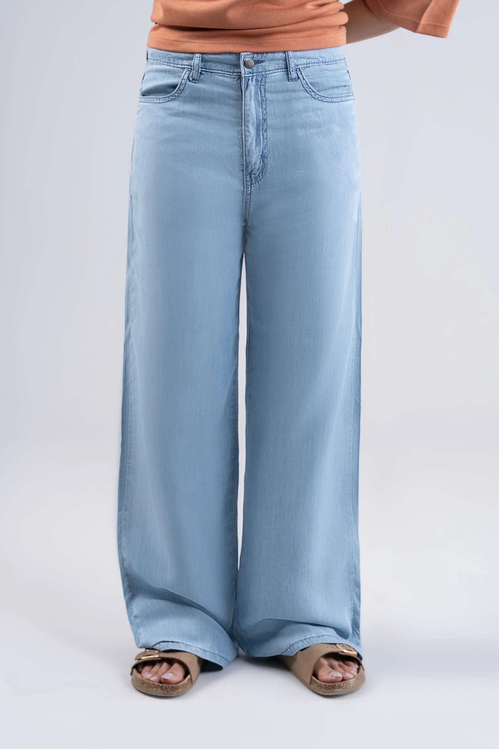 Wide-Leg Jeans