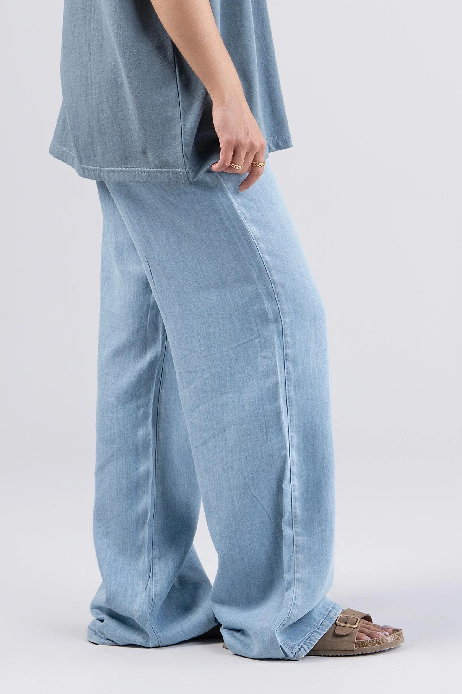 Wide-Leg Jeans - Image 3