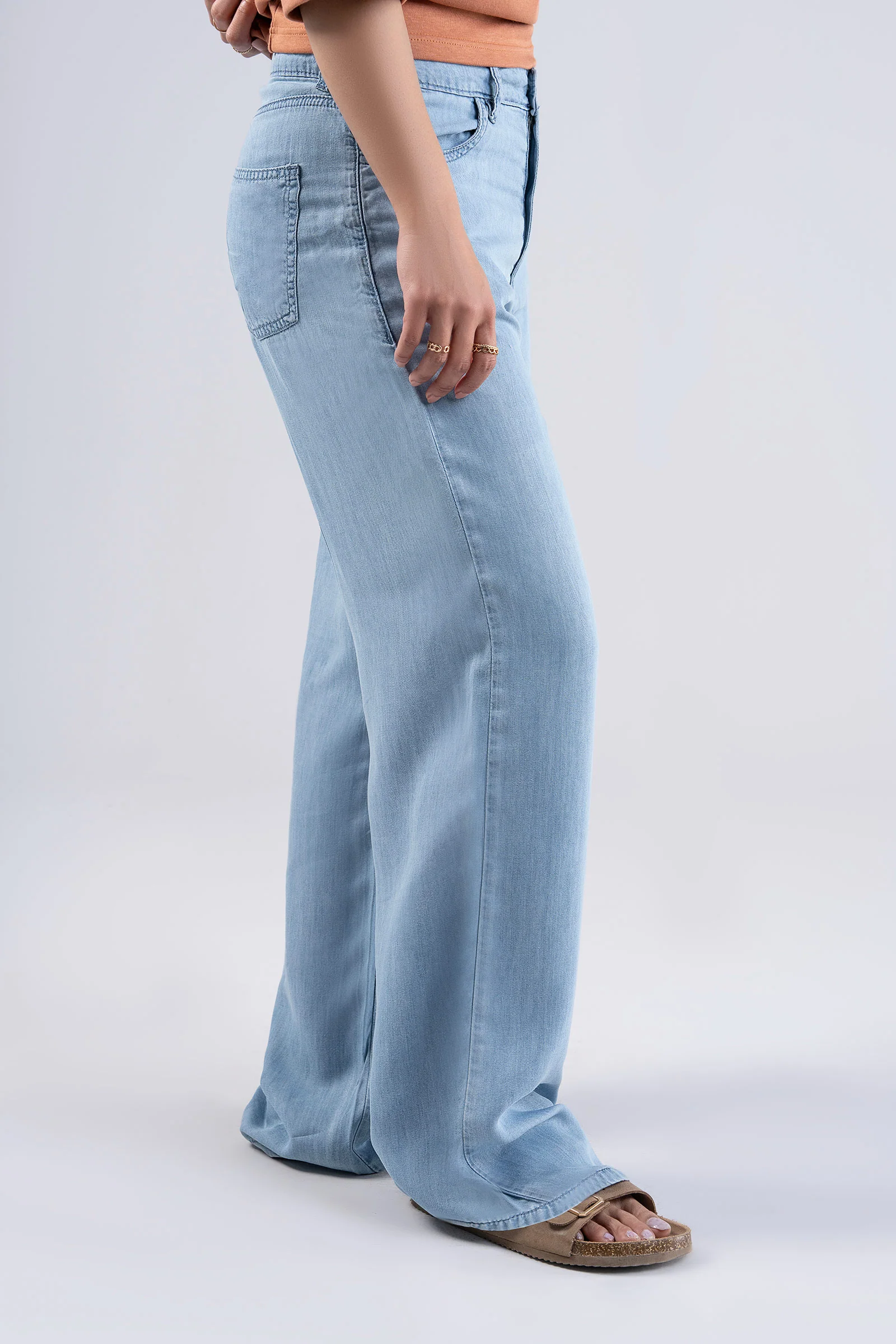 Wide-Leg Jeans - Image 4