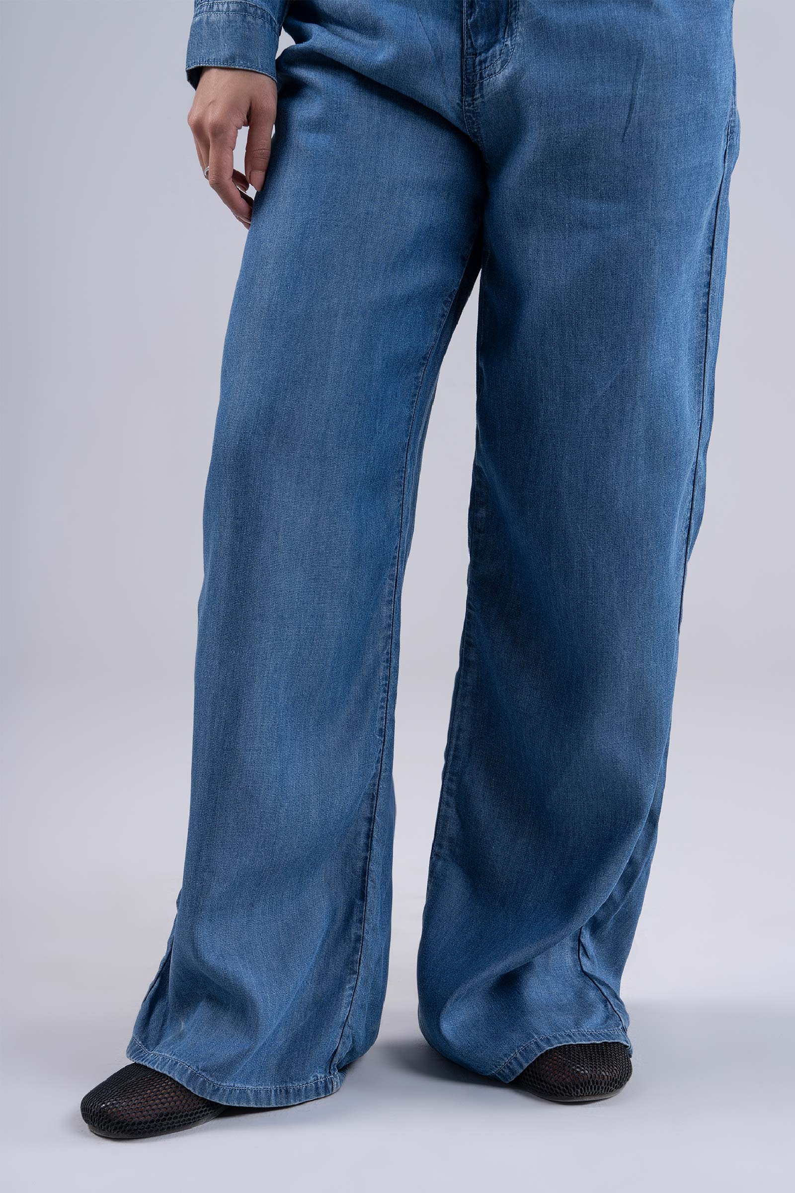 Wide-Leg Jeans - Image 4