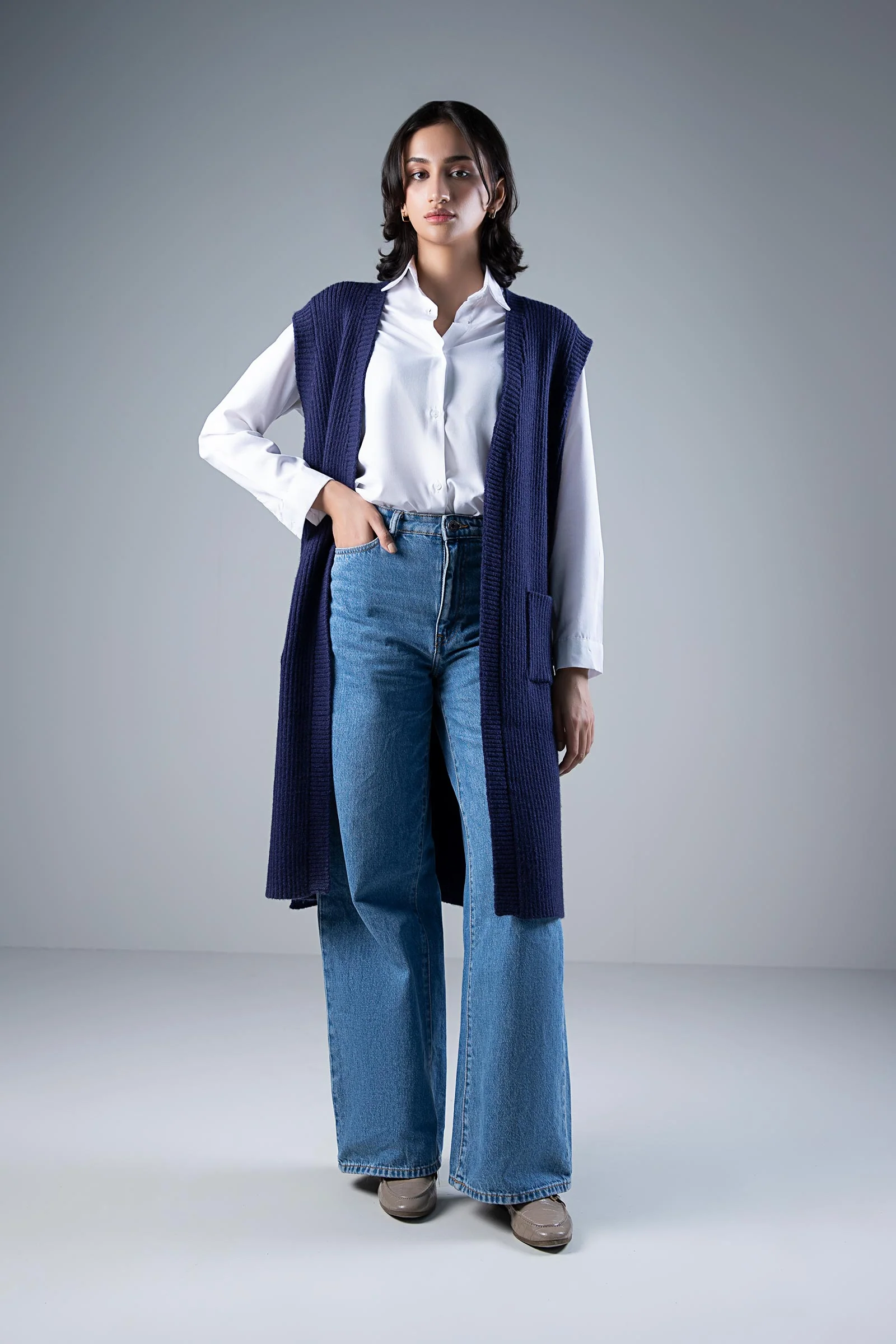 Sleeveless Long Cardigan - Image 2