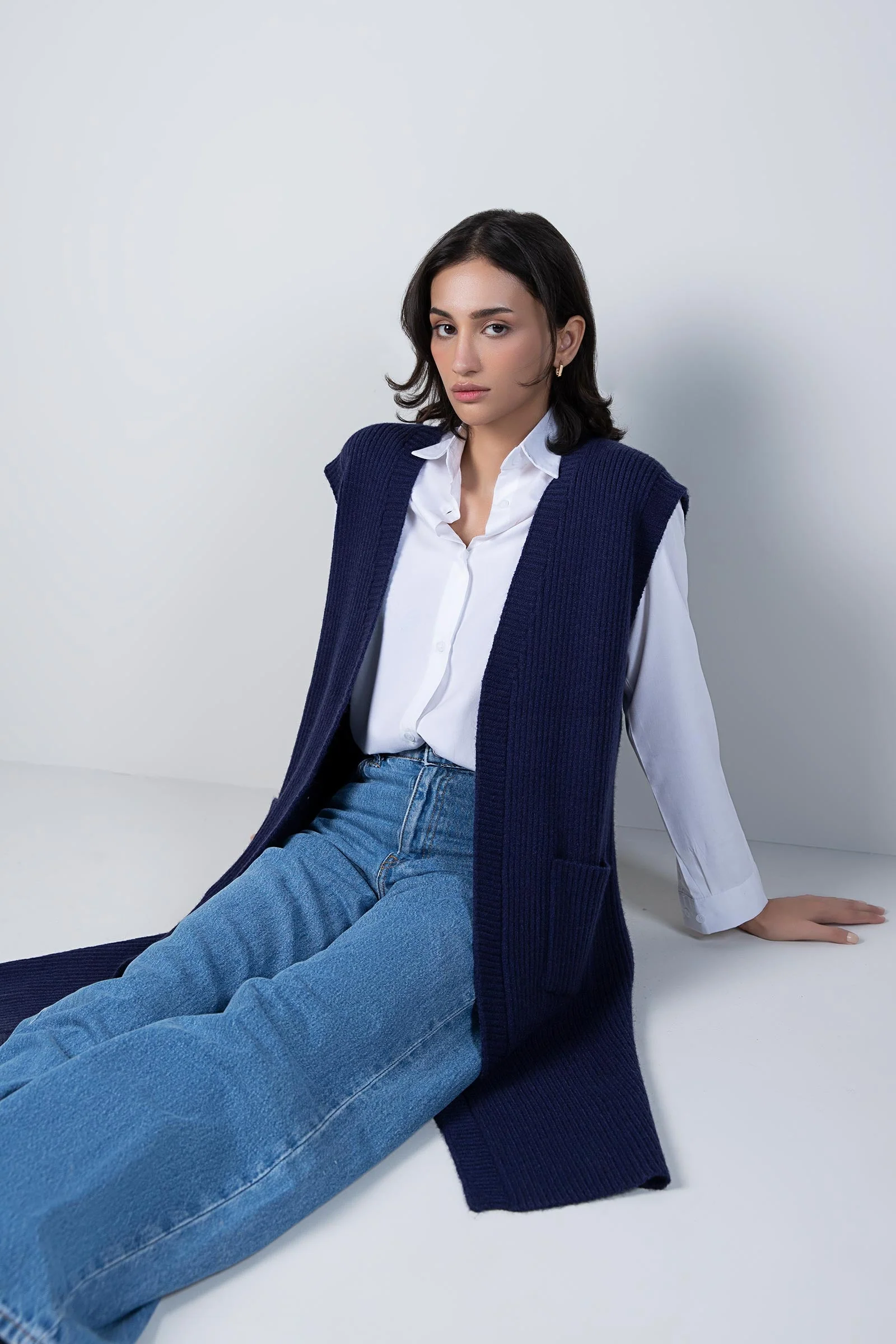 Sleeveless Long Cardigan - Image 5