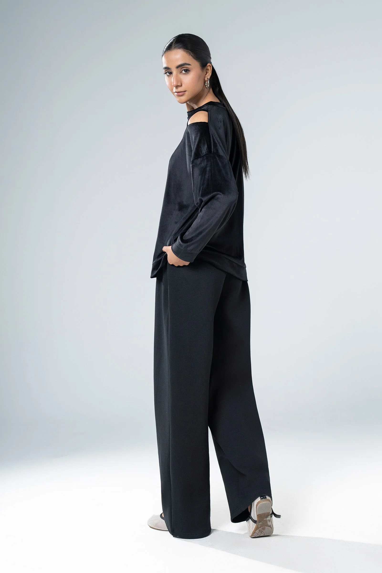 Relaxed Halter Neck Co-ord Set - Image 7
