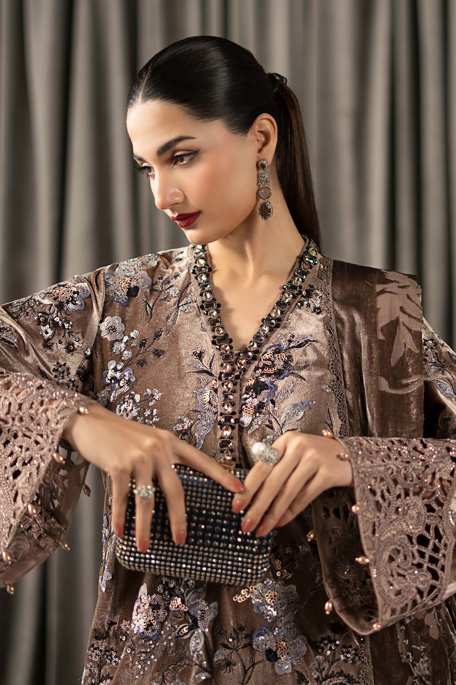 3 Piece Embroidered Velvet Suit - Image 2
