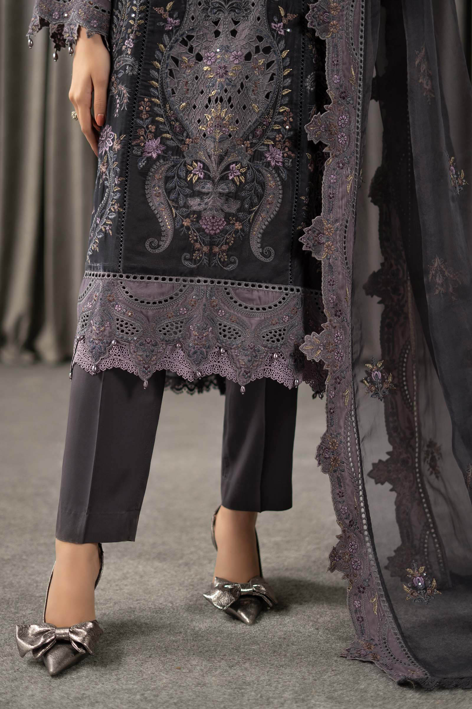 3 Piece Embroidered Velvet Suit - Image 5