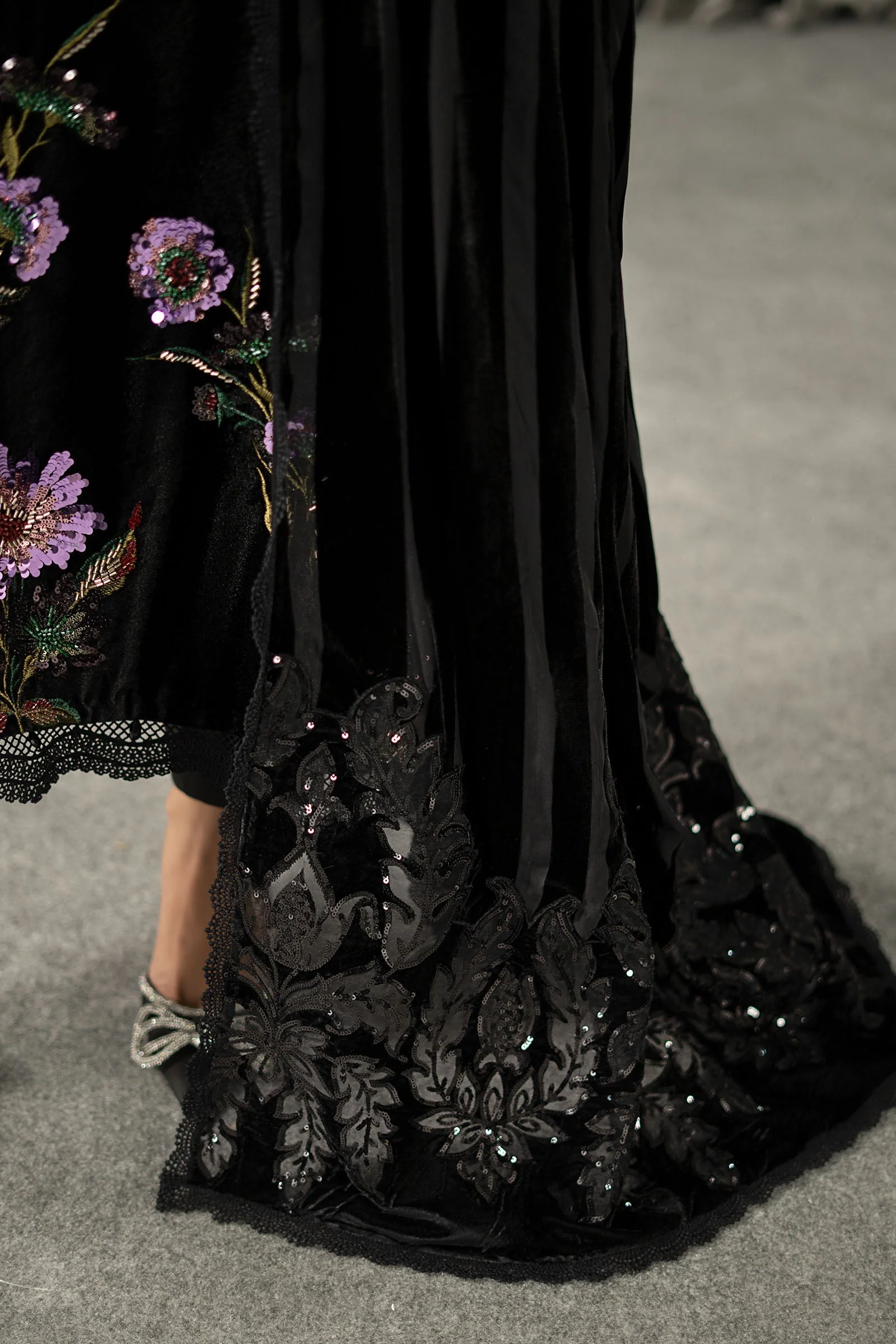 3 Piece Embroidered Velvet Suit - Image 5