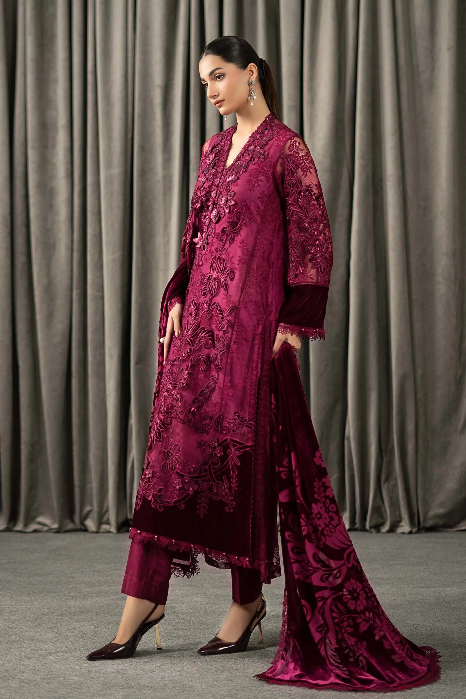 3 Piece Embroidered Chantilly Suit - Image 6