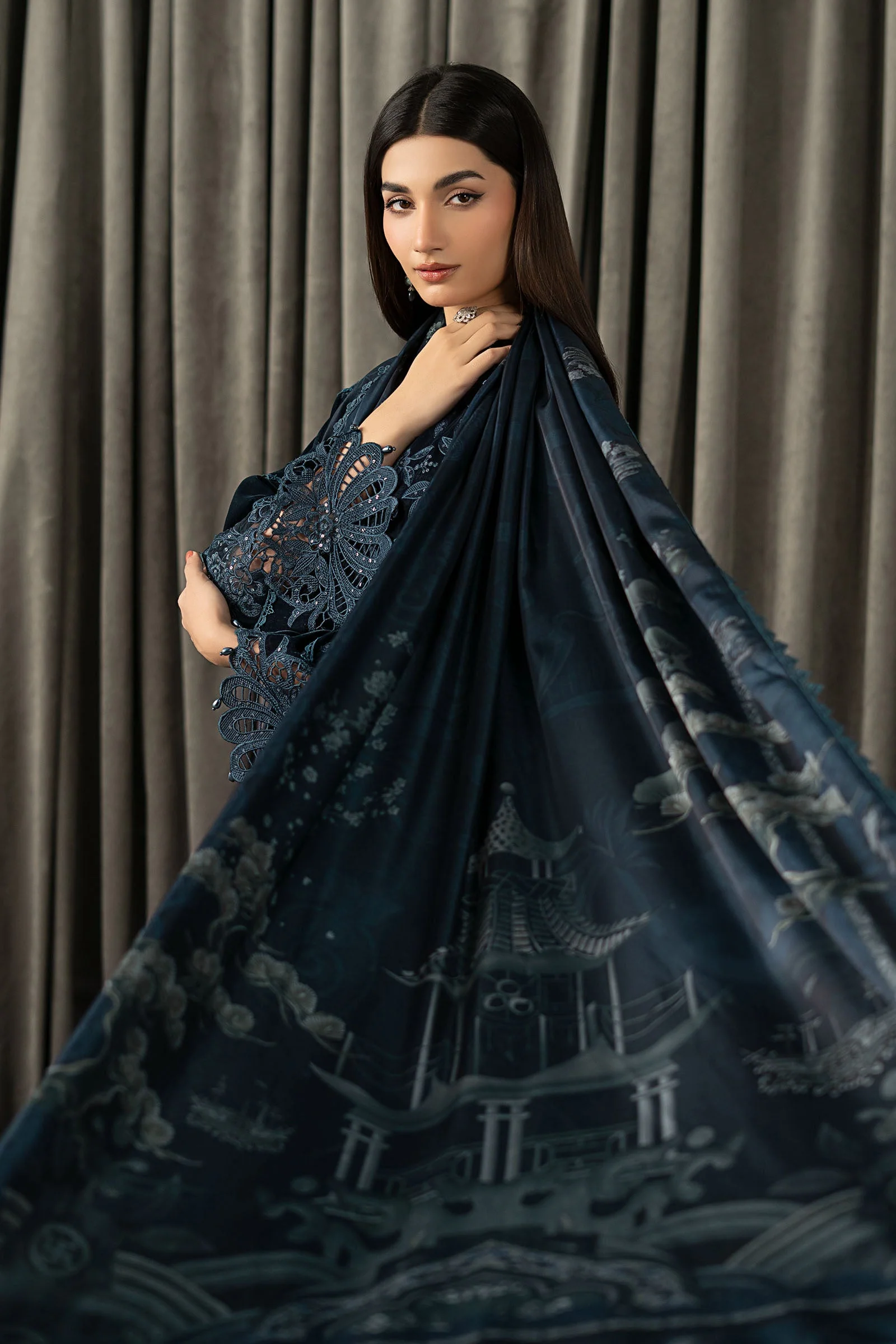 3 Piece Embroidered Velvet Suit - Image 2